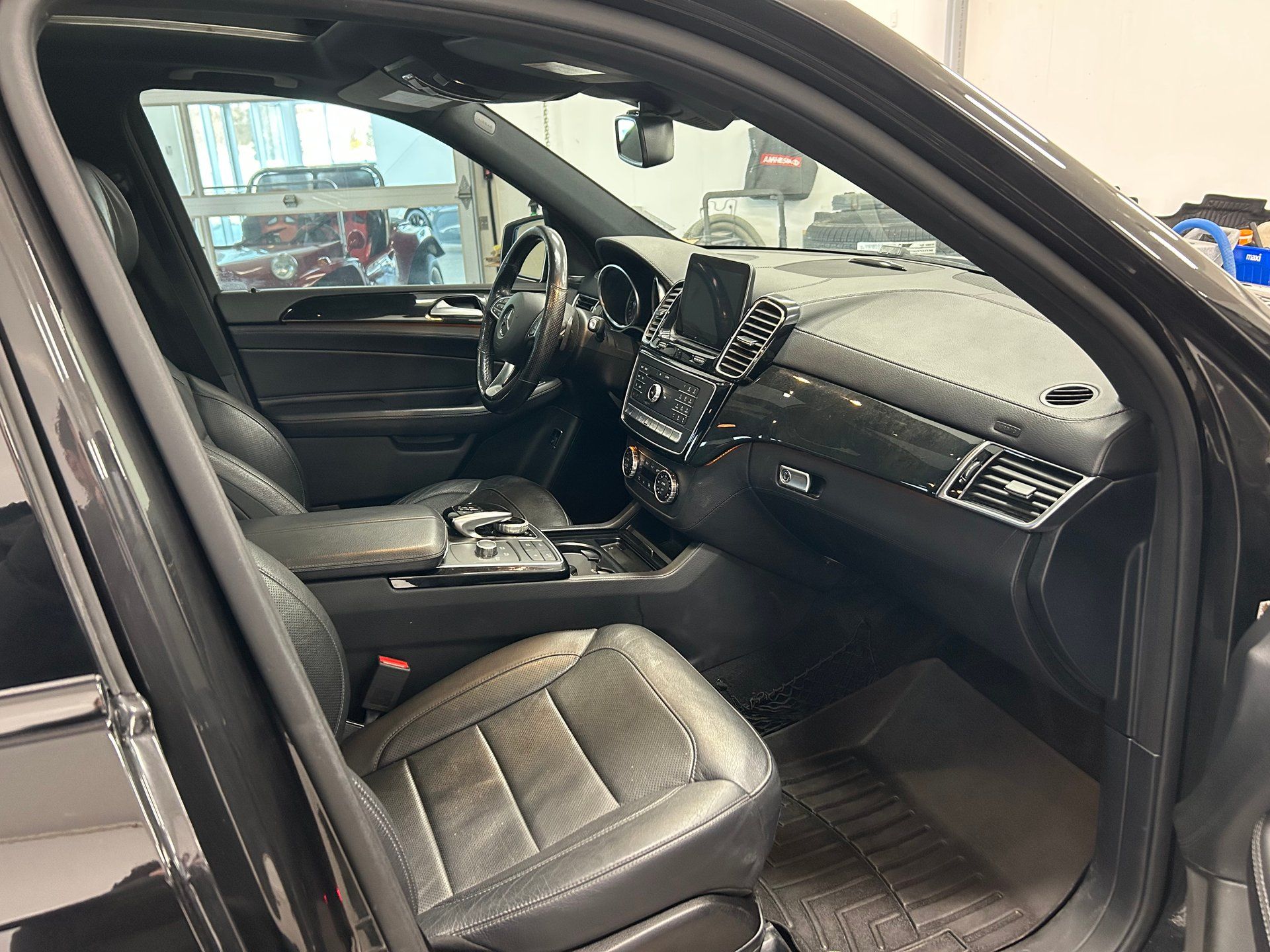 Mercedes-Benz GLE 550 2016 - Thumbnail 18