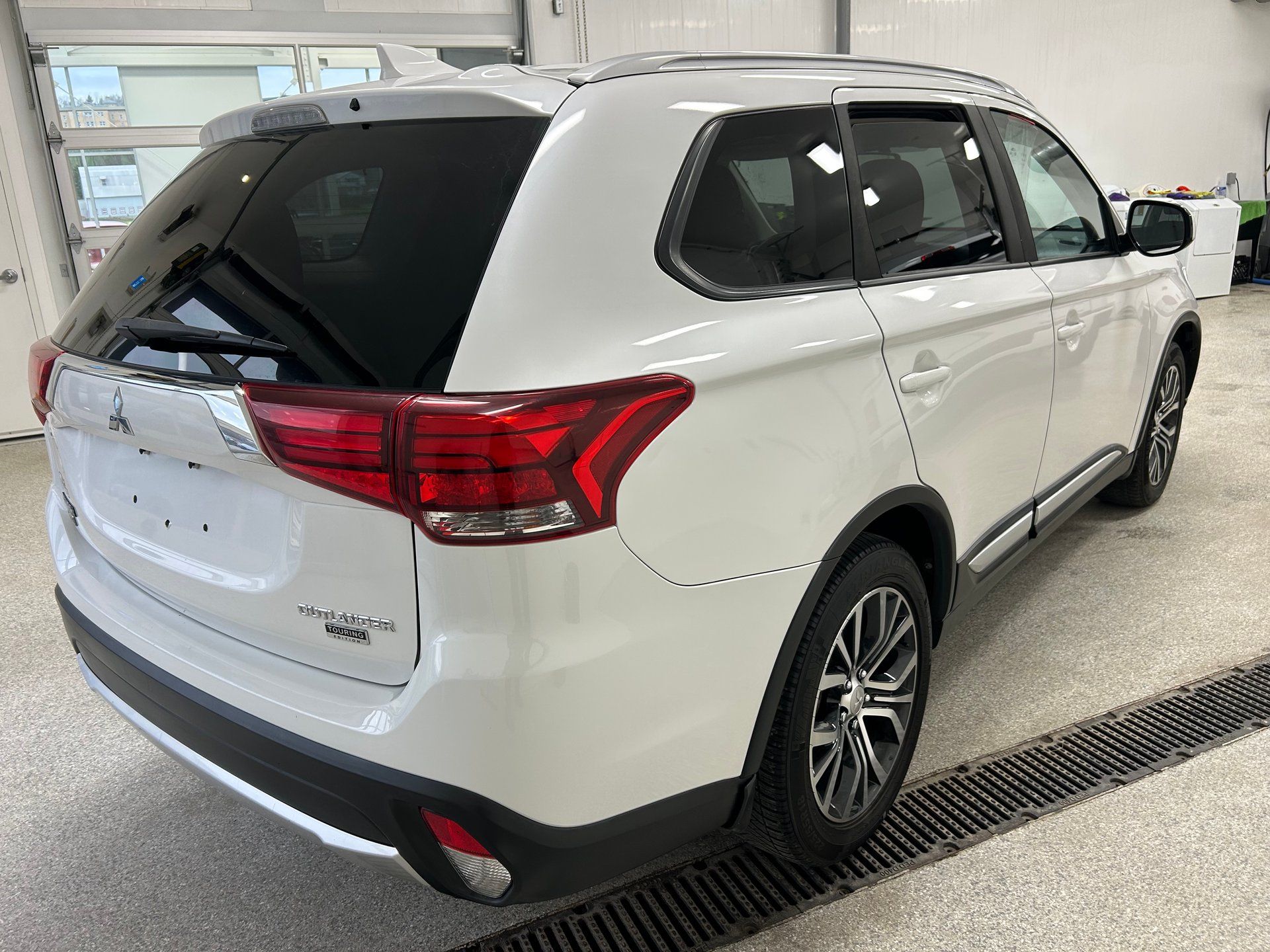 Mitsubishi Outlander 2017 - Thumbnail 6
