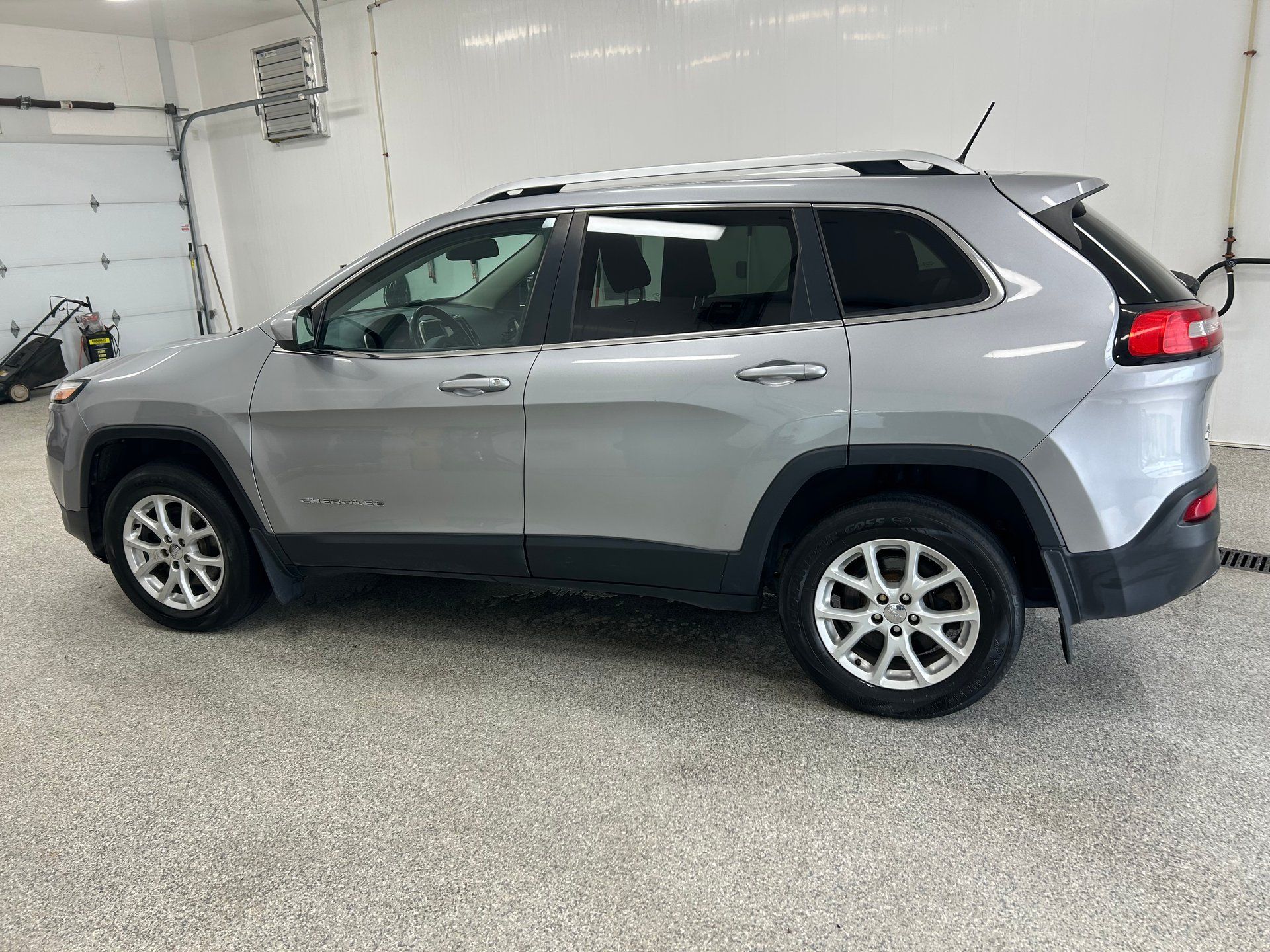 Jeep Cherokee 2014 - Thumbnail 2