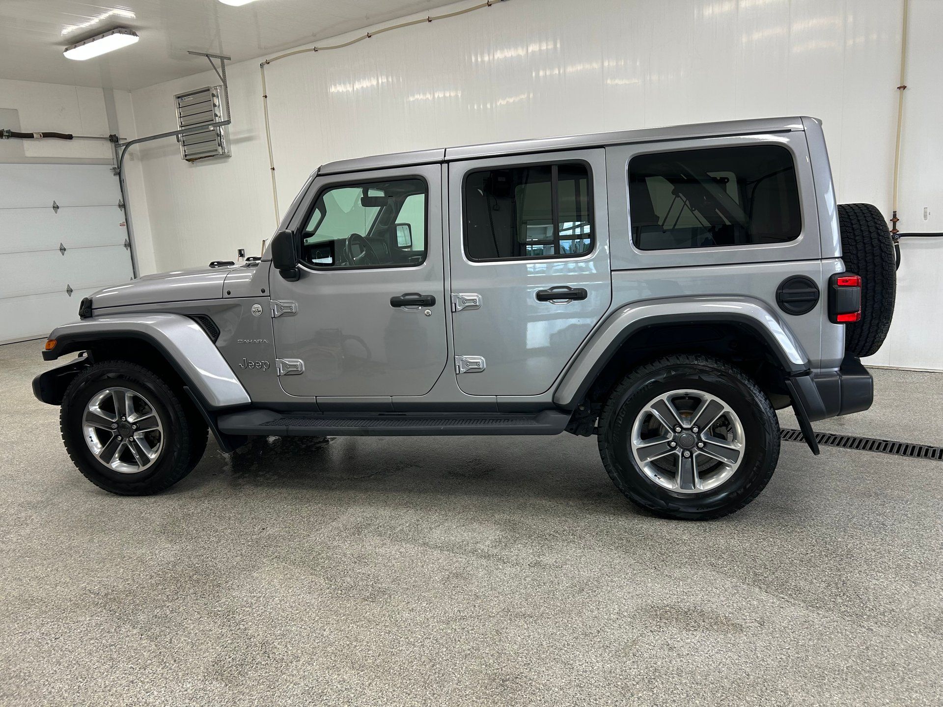 Jeep Wrangler Unlimited 2019 - Thumbnail 3