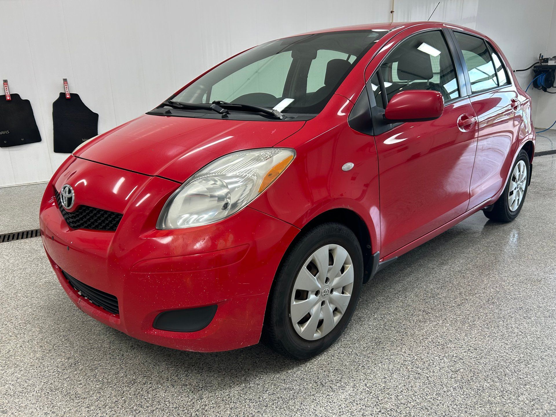 Toyota Yaris 2010 - Thumbnail 1
