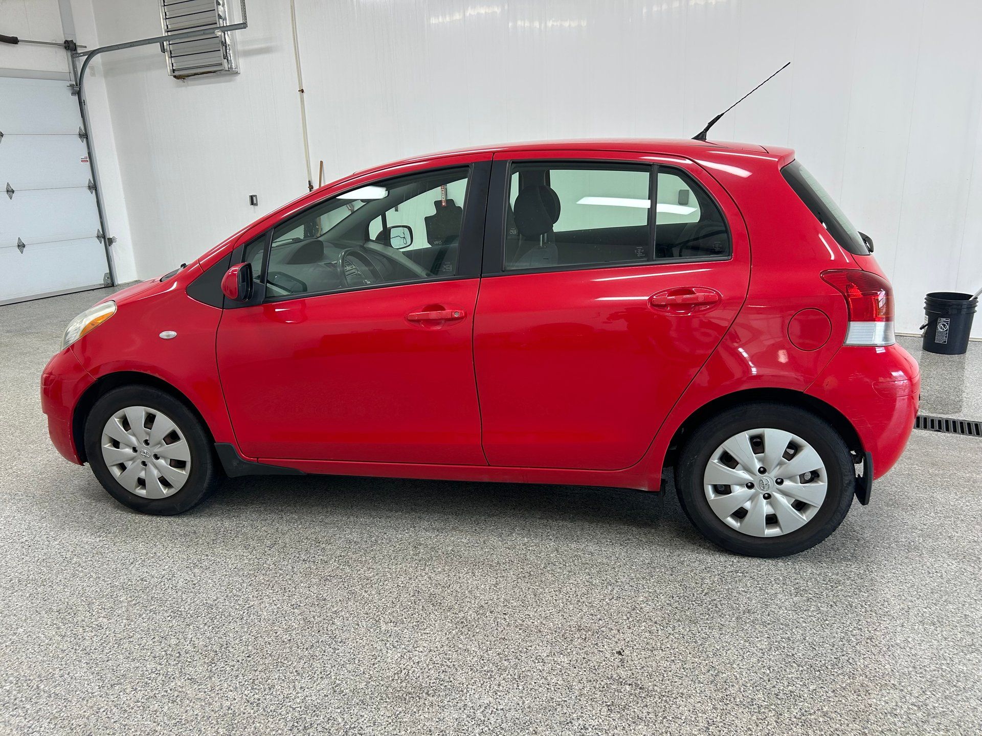 Toyota Yaris 2010 - Thumbnail 2