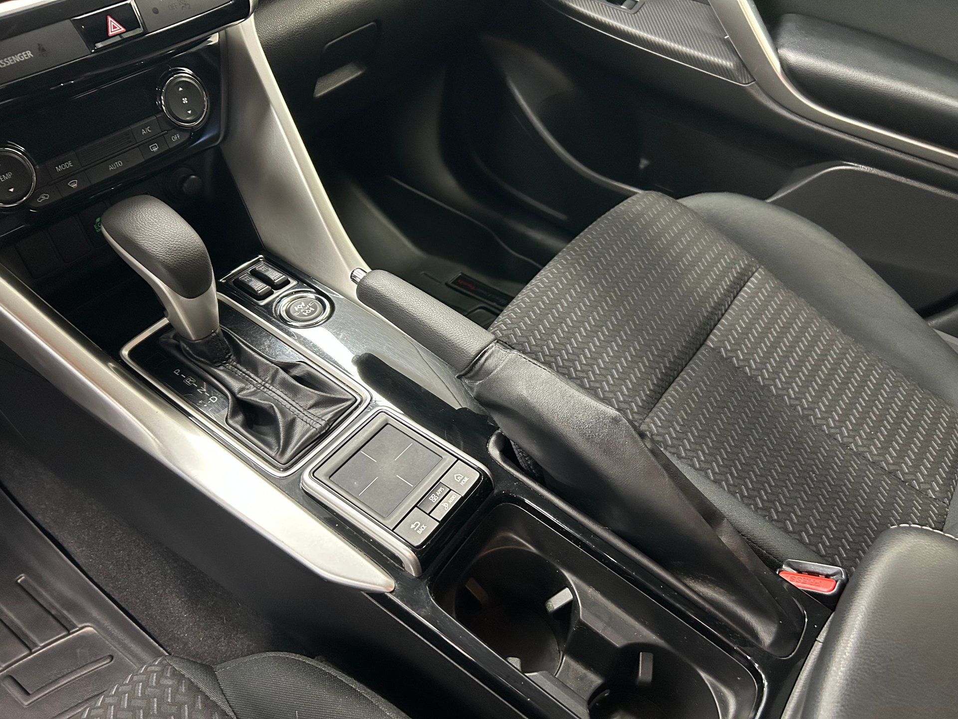 Mitsubishi Eclipse Cross 2019 - Thumbnail 12