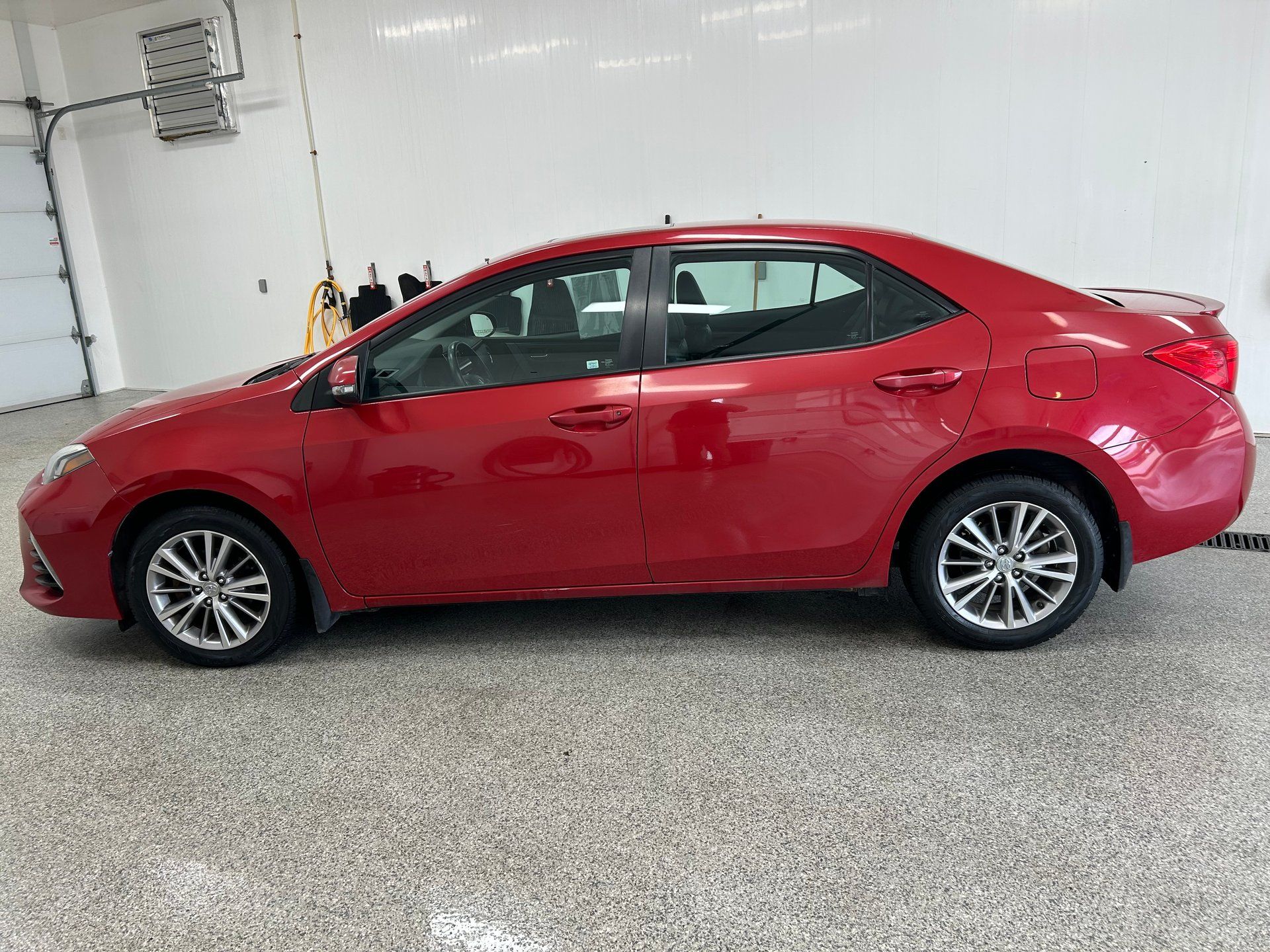 Toyota Corolla 2017 - Thumbnail 3