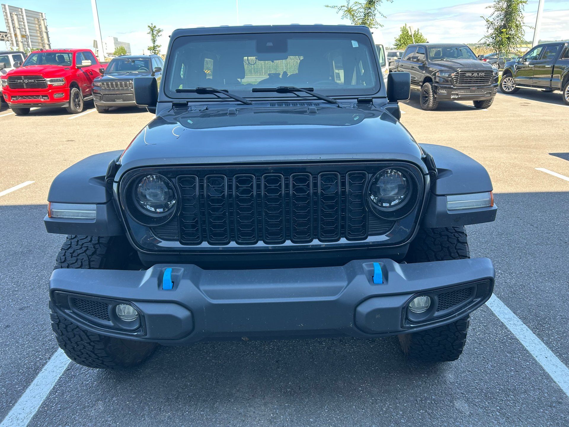 Jeep Wrangler 4xe 2024 - Thumbnail 2
