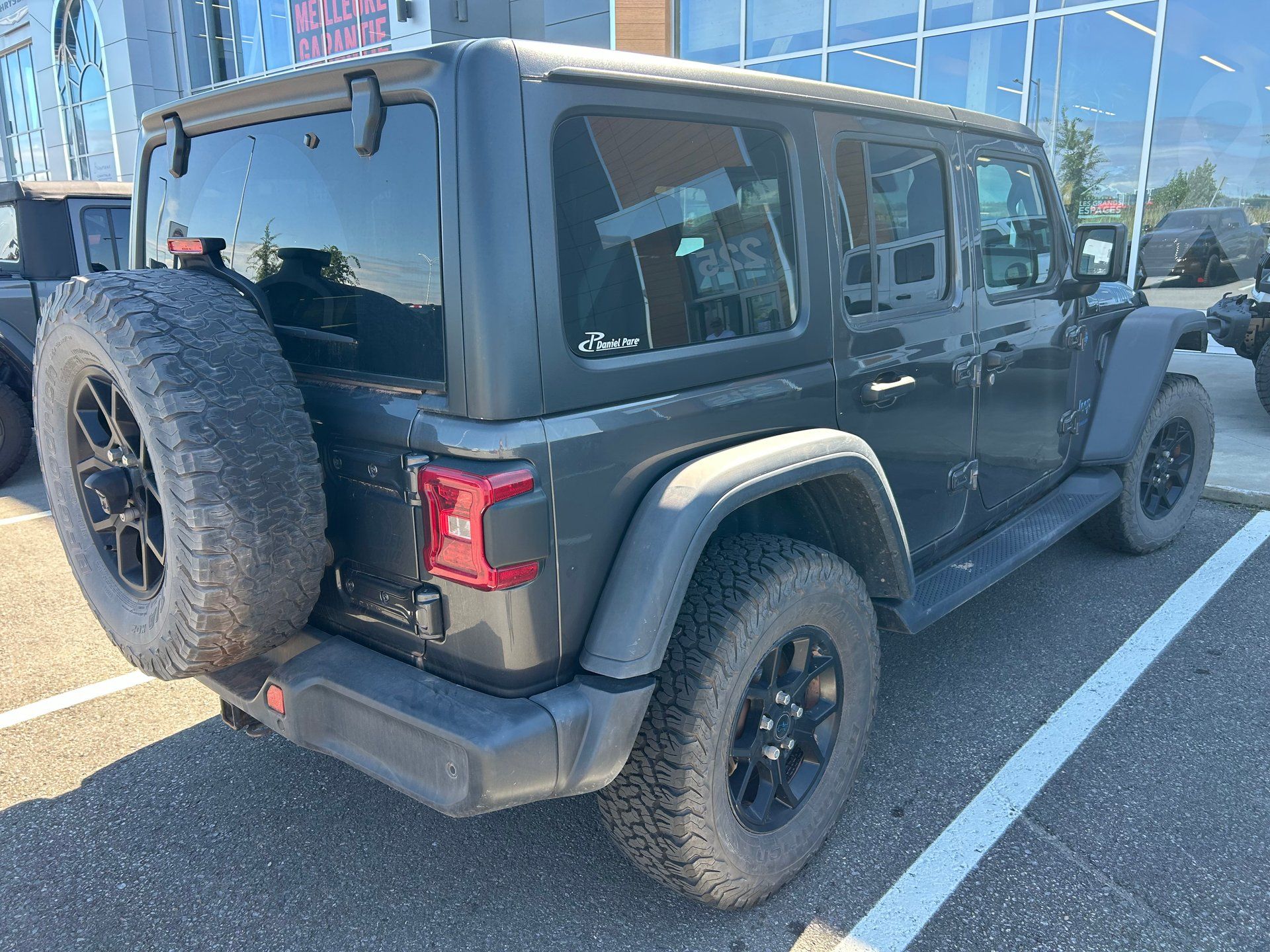 Jeep Wrangler 4xe 2024 - Thumbnail 5