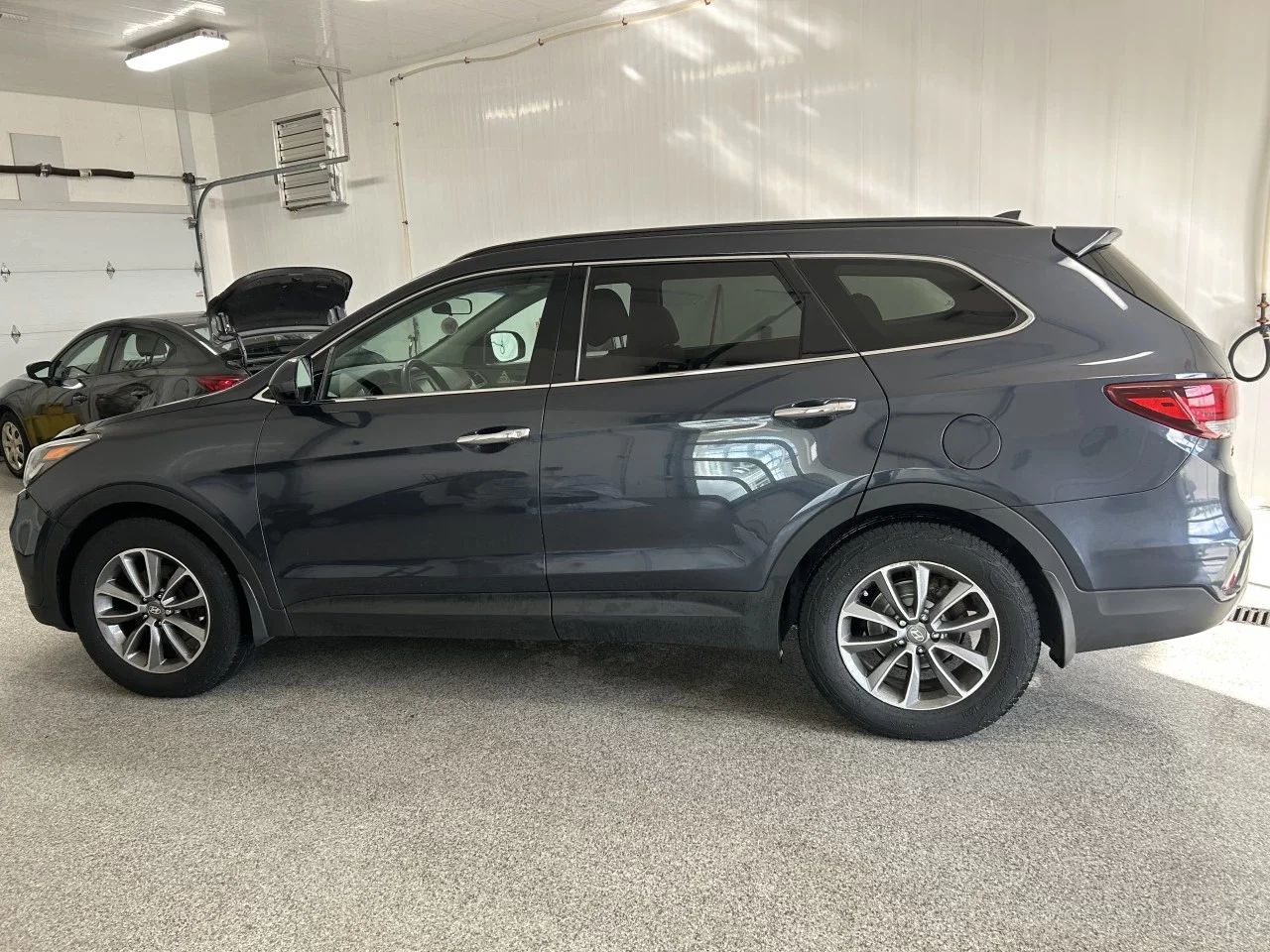 Hyundai Santa Fe 2018 - Thumbnail 3