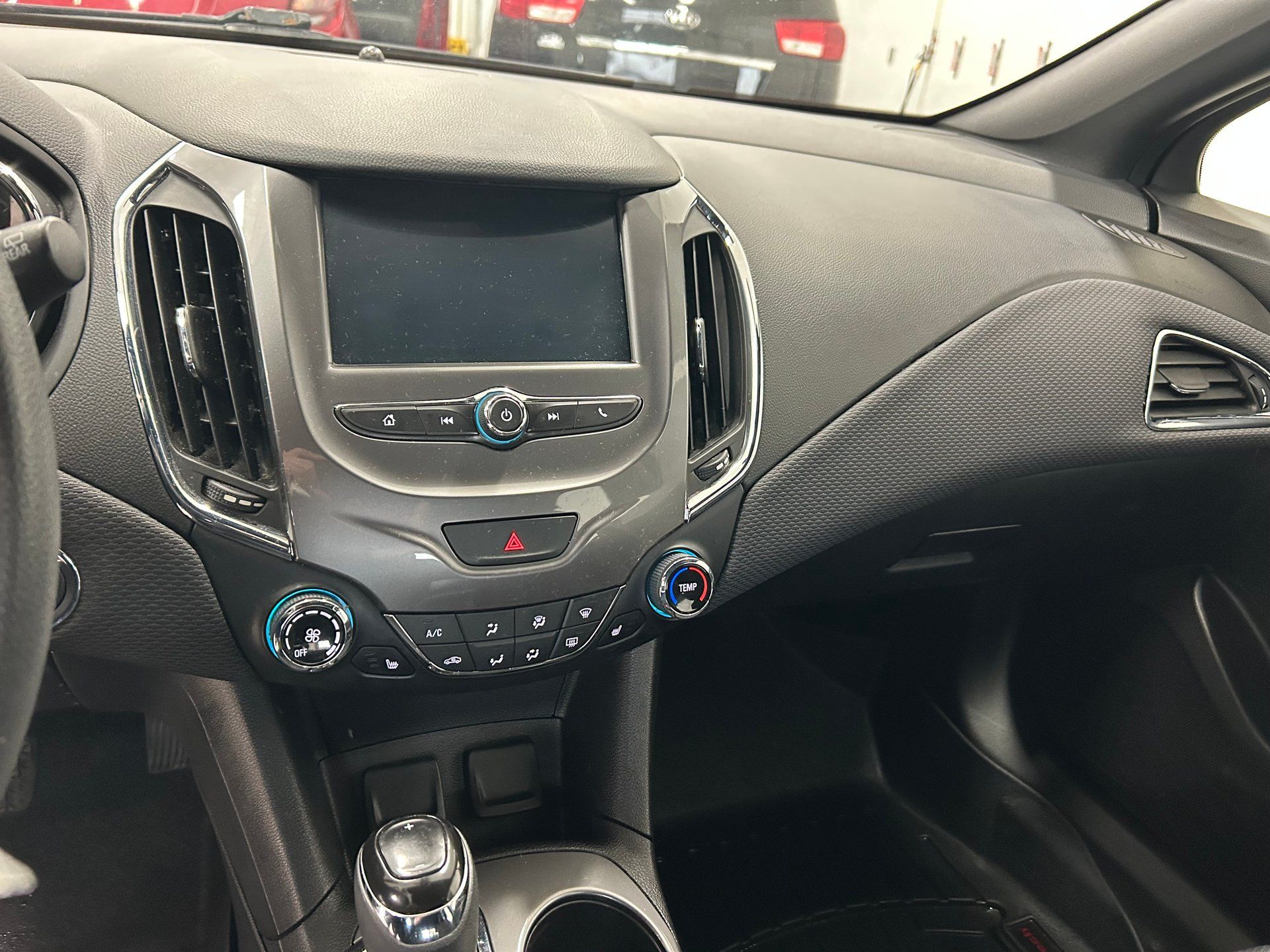 Chevrolet Cruze 2018 - Image 11