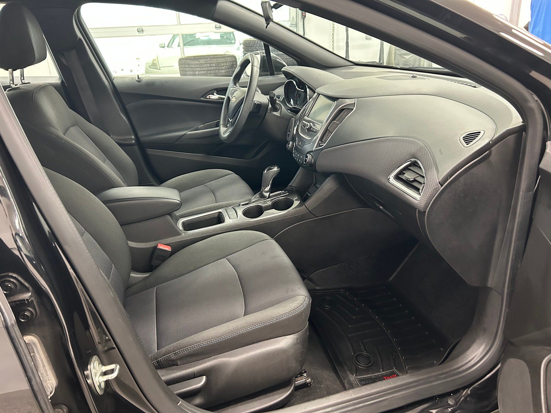 Chevrolet Cruze 2018 - Image 16