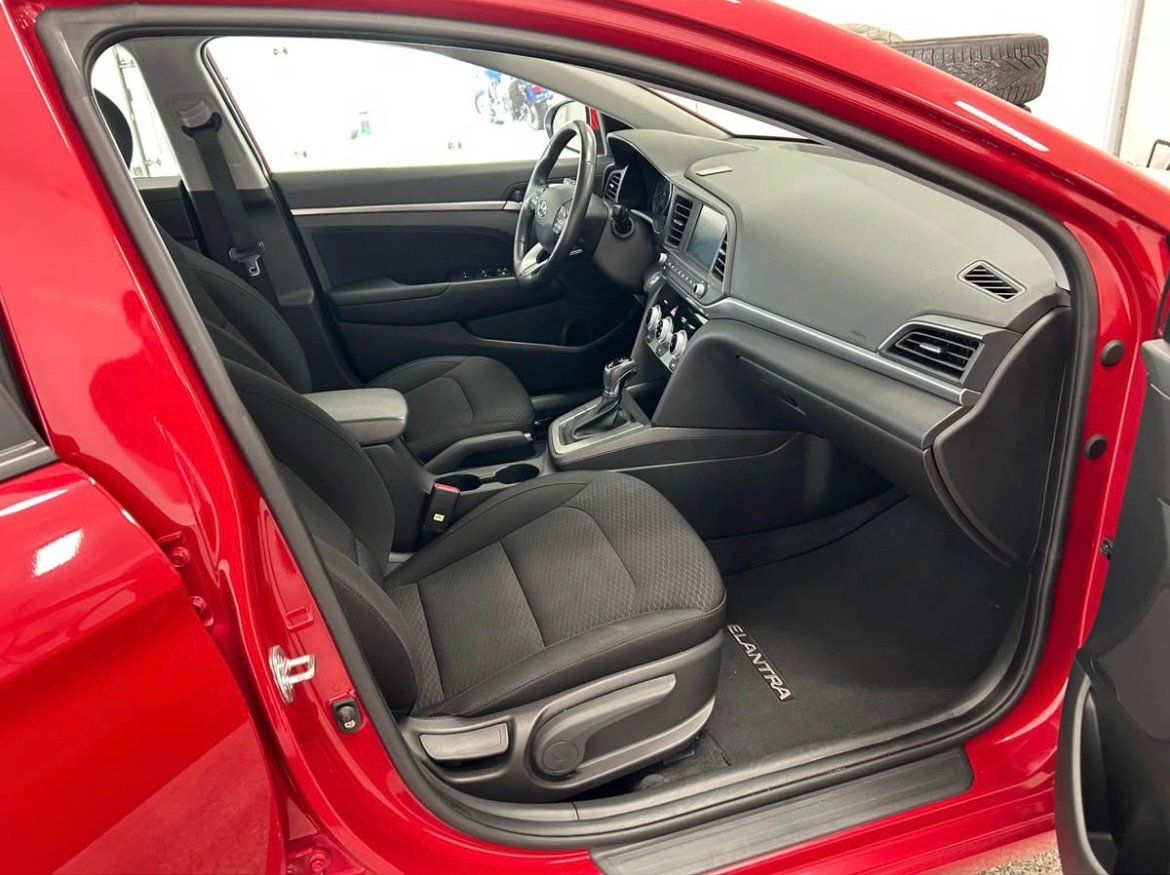 Hyundai Elantra 2019 - Image 16