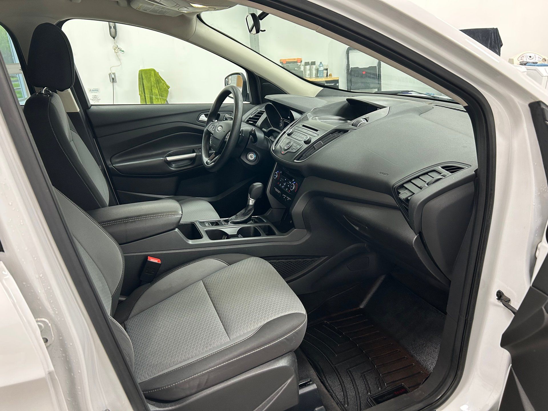 Ford Escape 2017 - Image 17