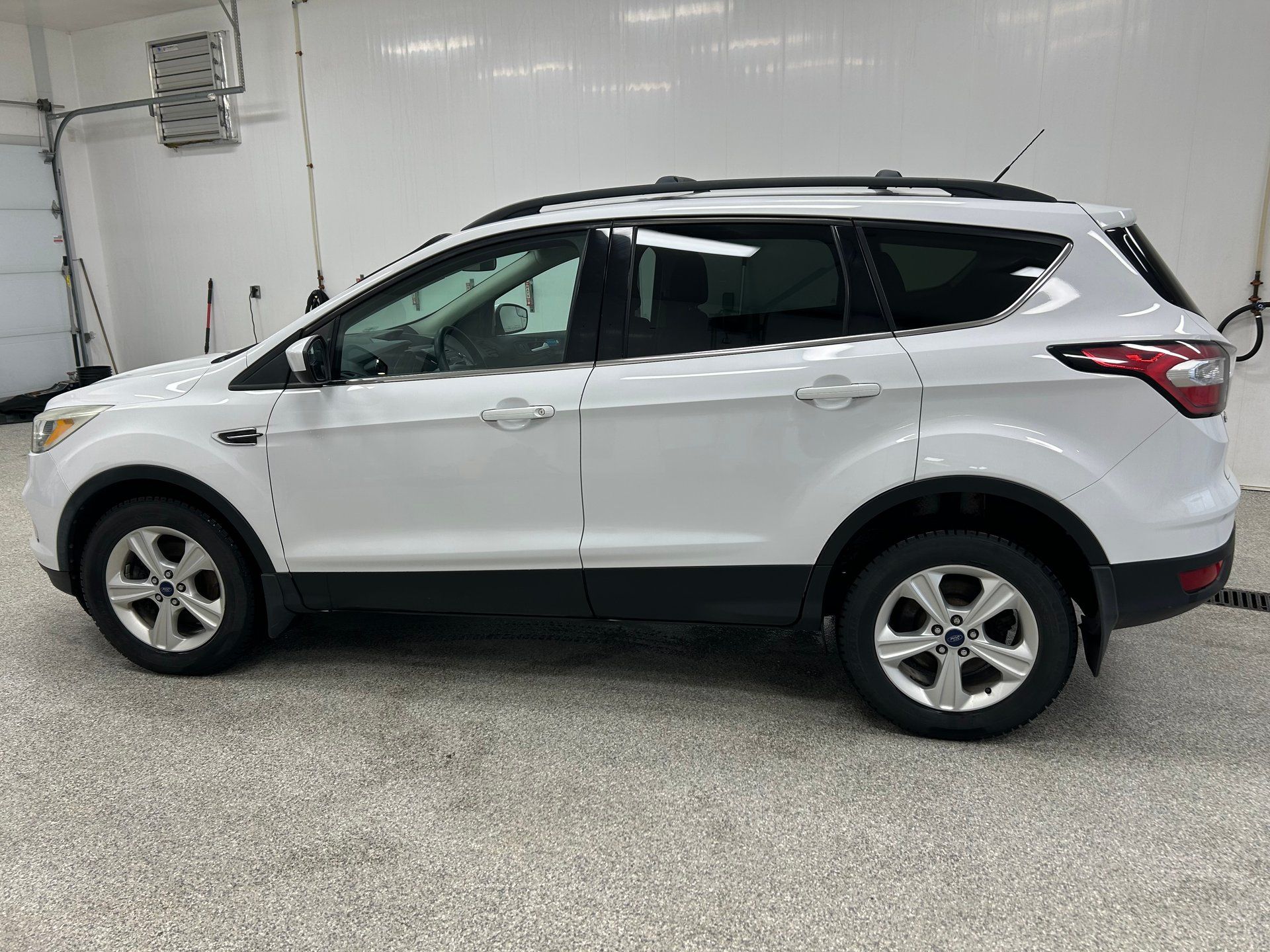 Ford Escape 2017 - Image 2