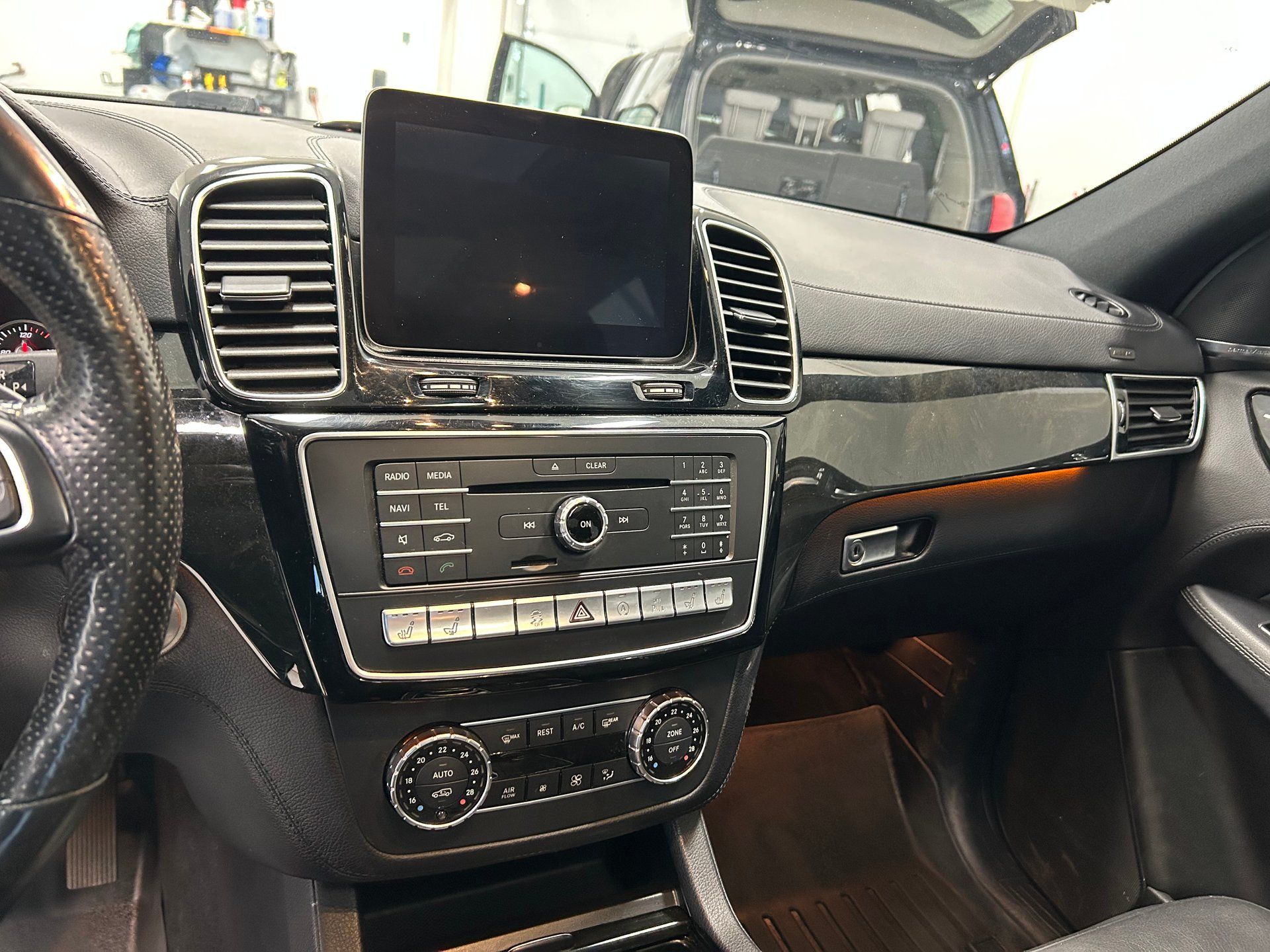 Mercedes-Benz GLE 550 2016 - Image 13