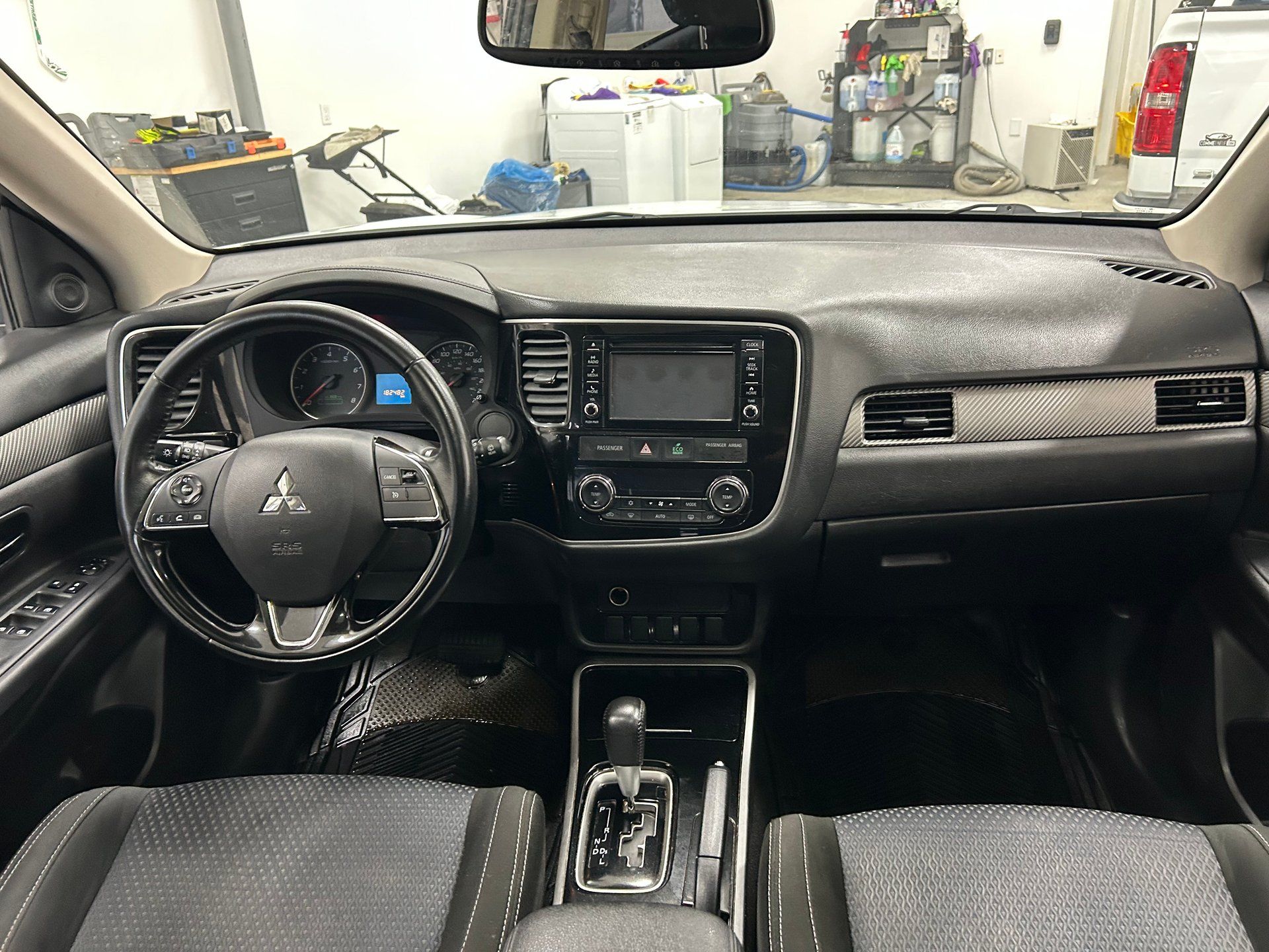 Mitsubishi Outlander 2017 - Image 17