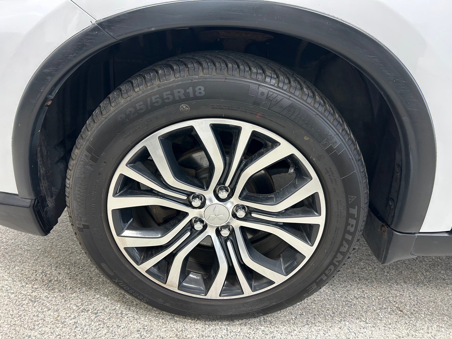Mitsubishi Outlander 2017 - Image 2