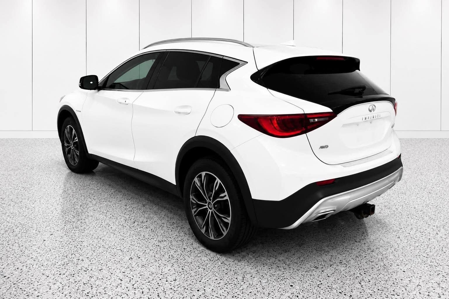 INFINITI QX30 2017 - Image 2