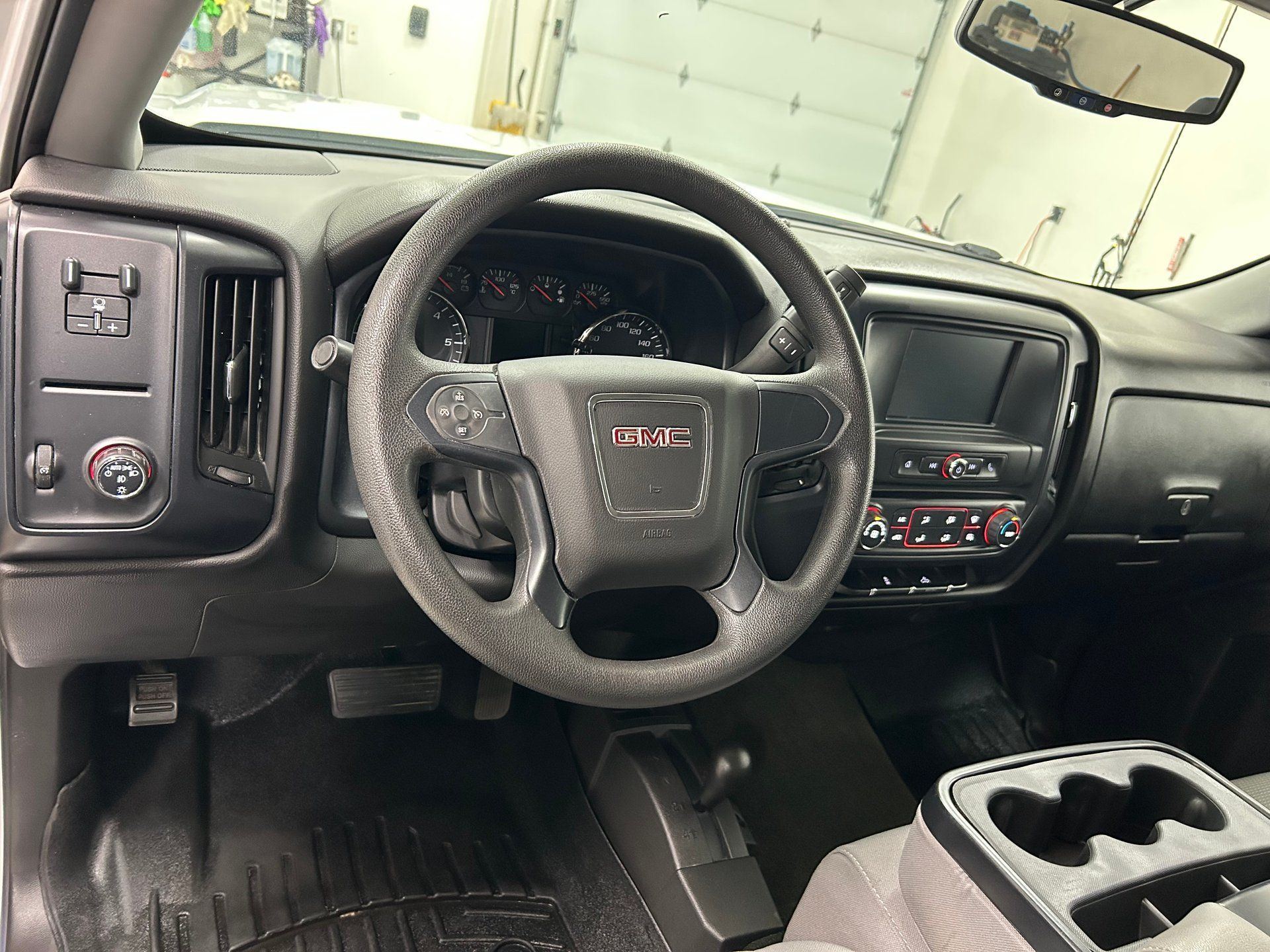 GMC Sierra 1500 2016 - Image 12