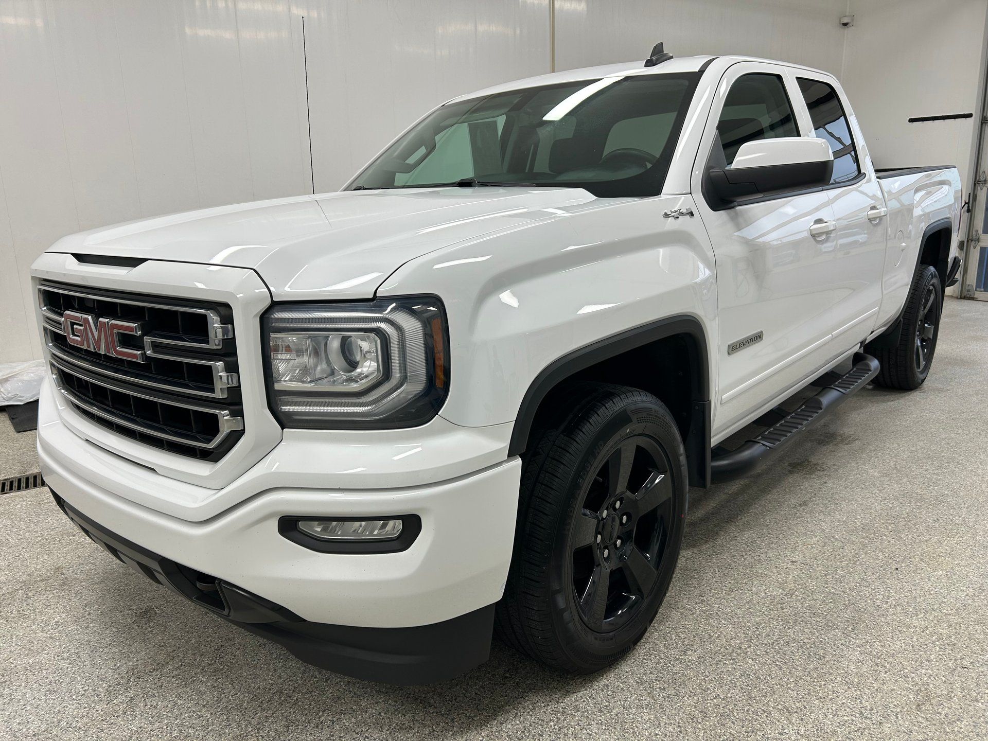 GMC Sierra 1500 2016 - Image 1