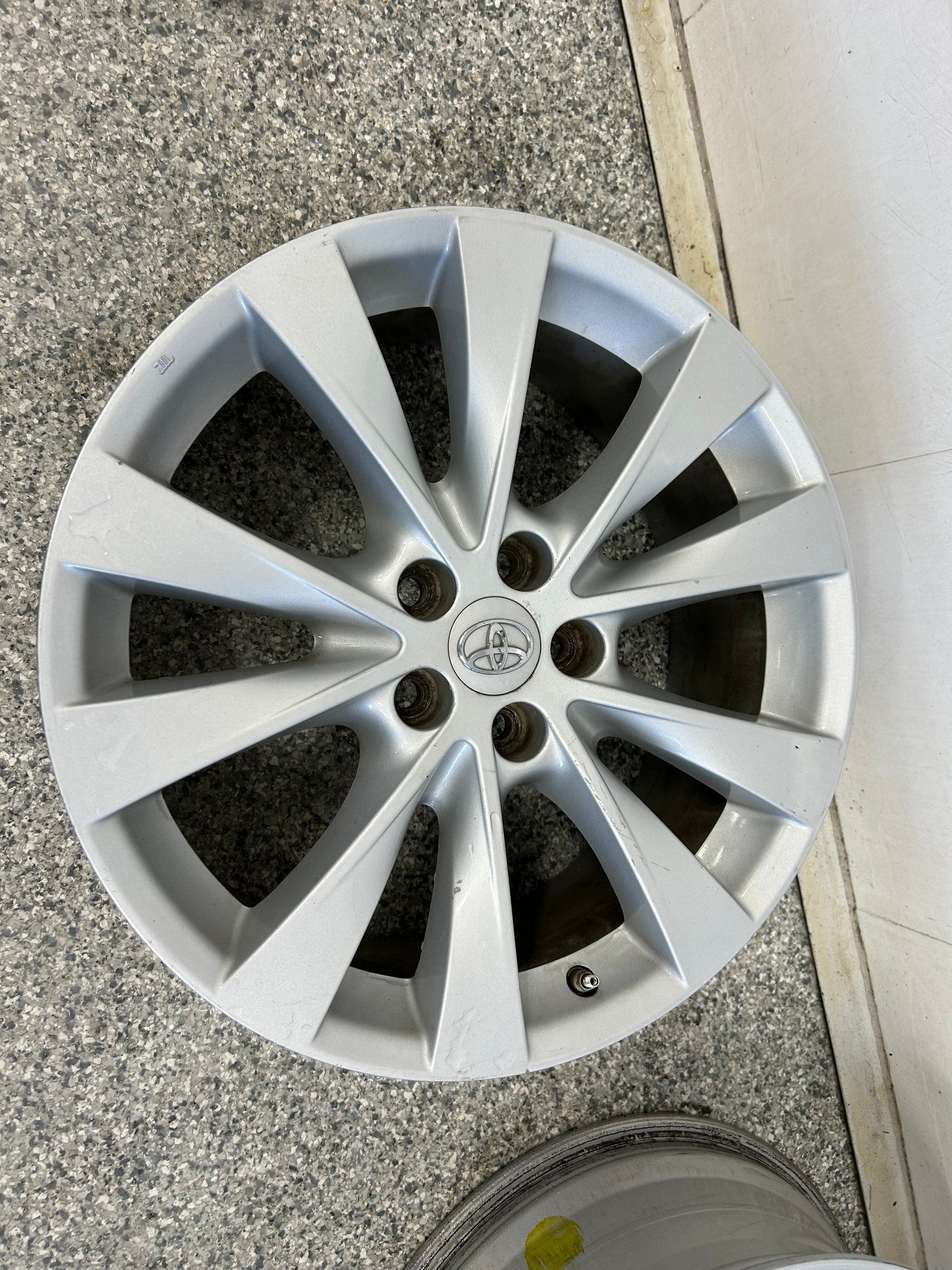 Toyota Venza 2015 - Image 18