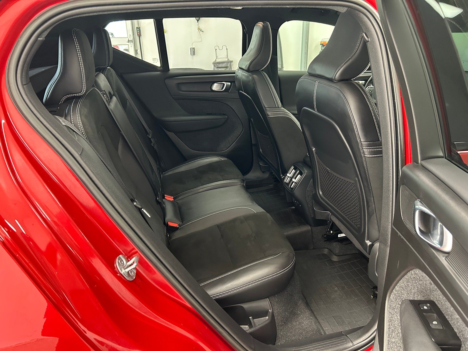 Volvo XC40 2022 - Image 16