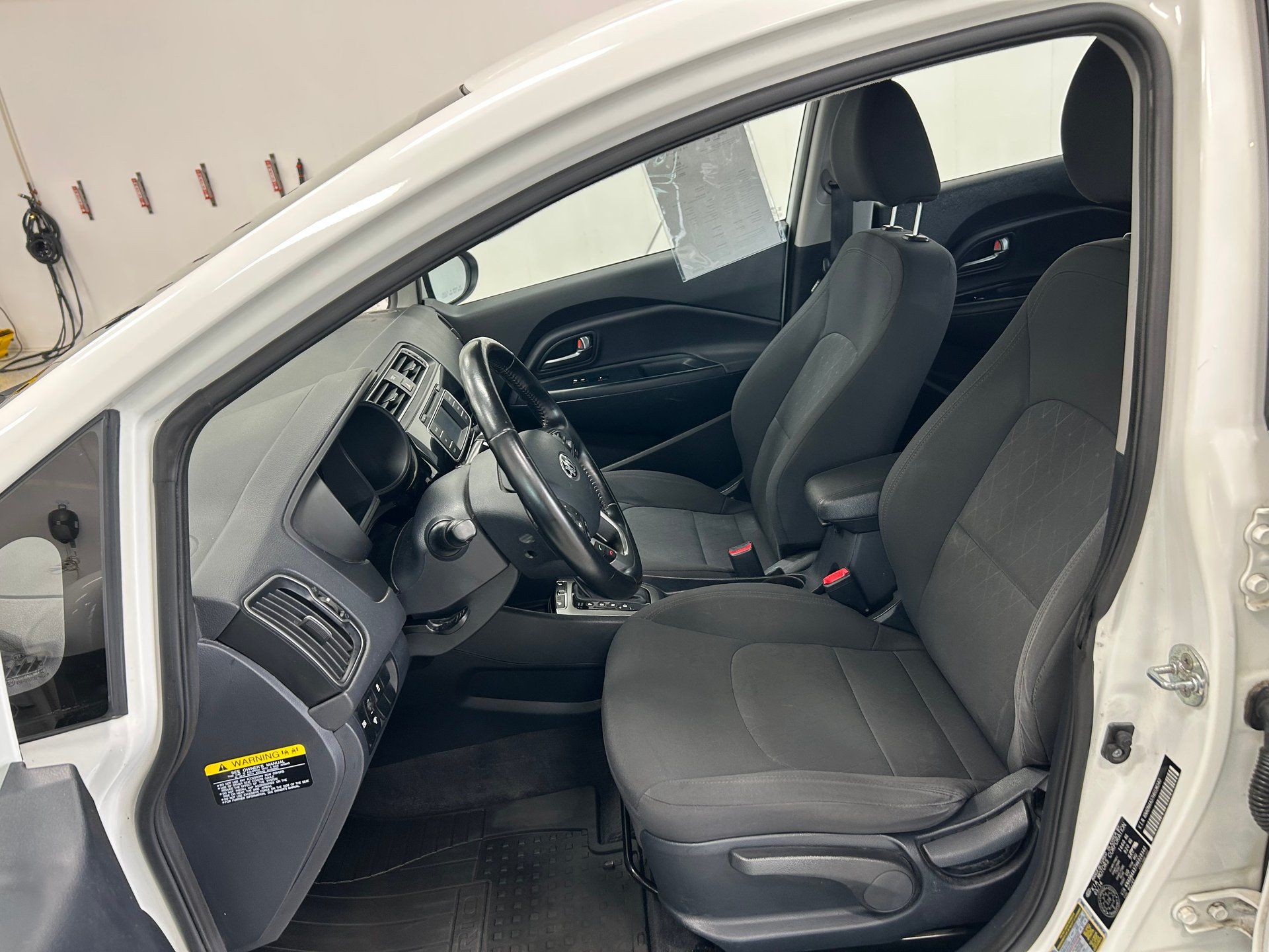 Kia Rio 2017 - Image 9