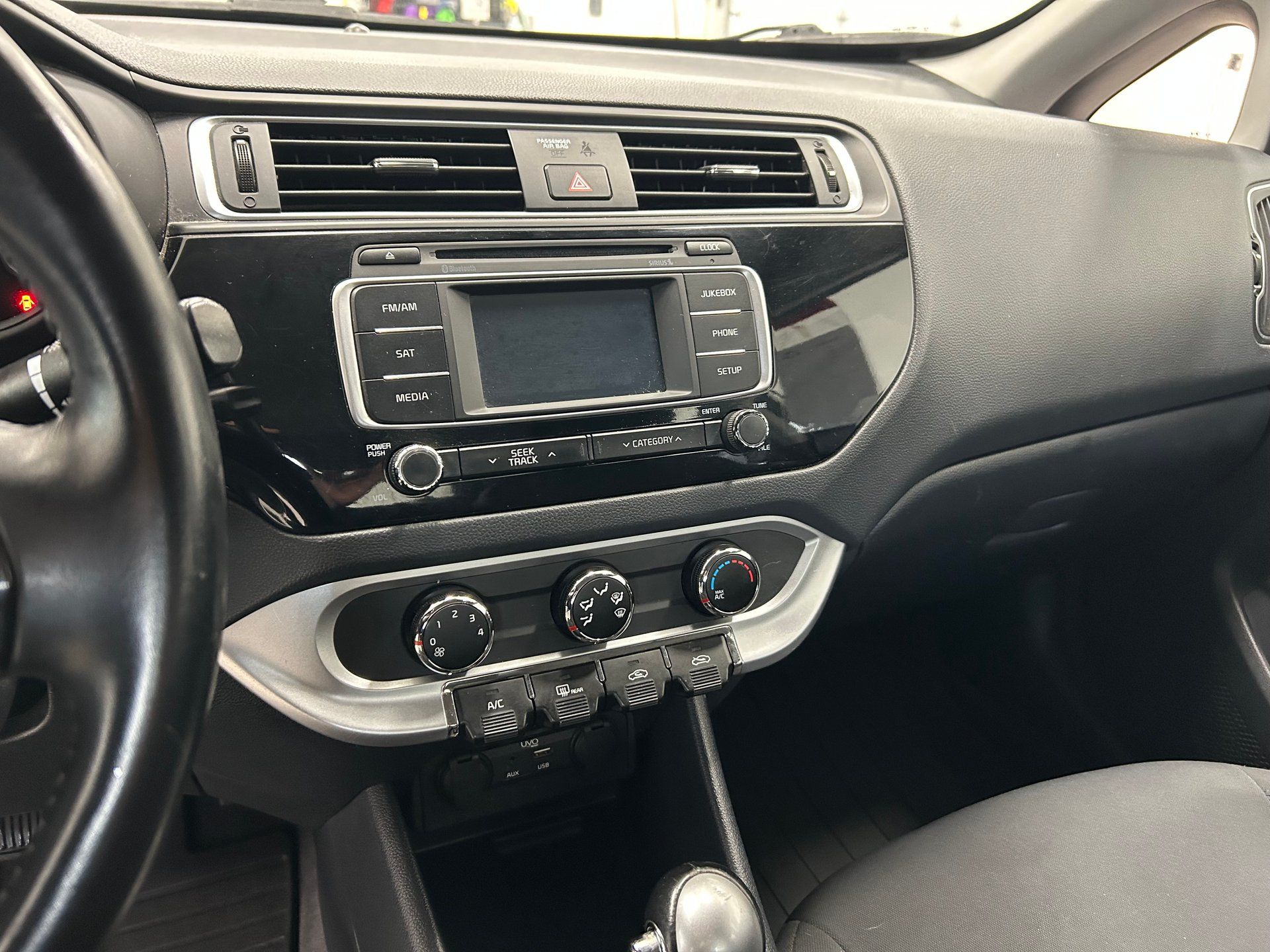 Kia Rio 2017 - Image 11