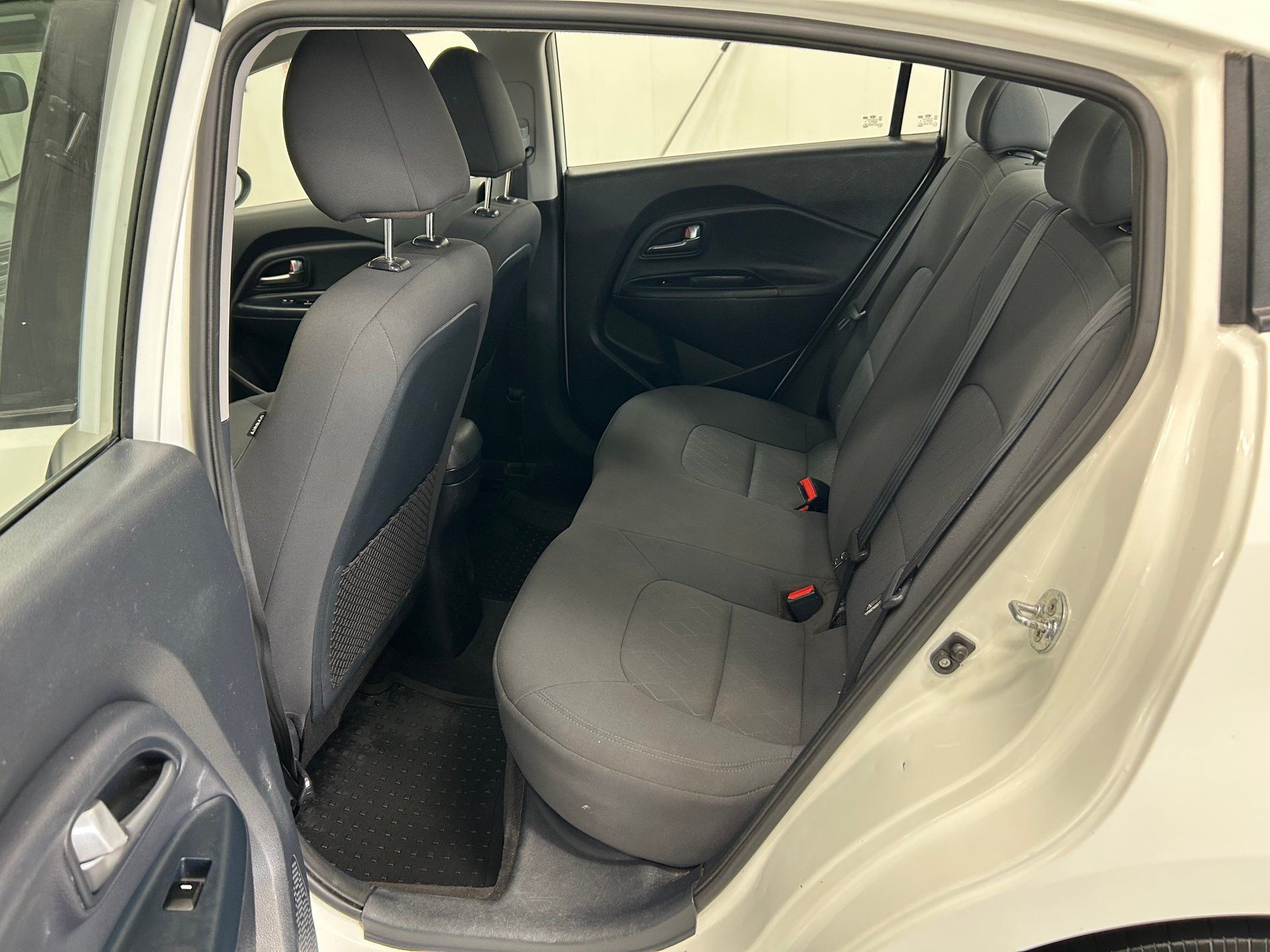 Kia Rio 2017 - Image 13