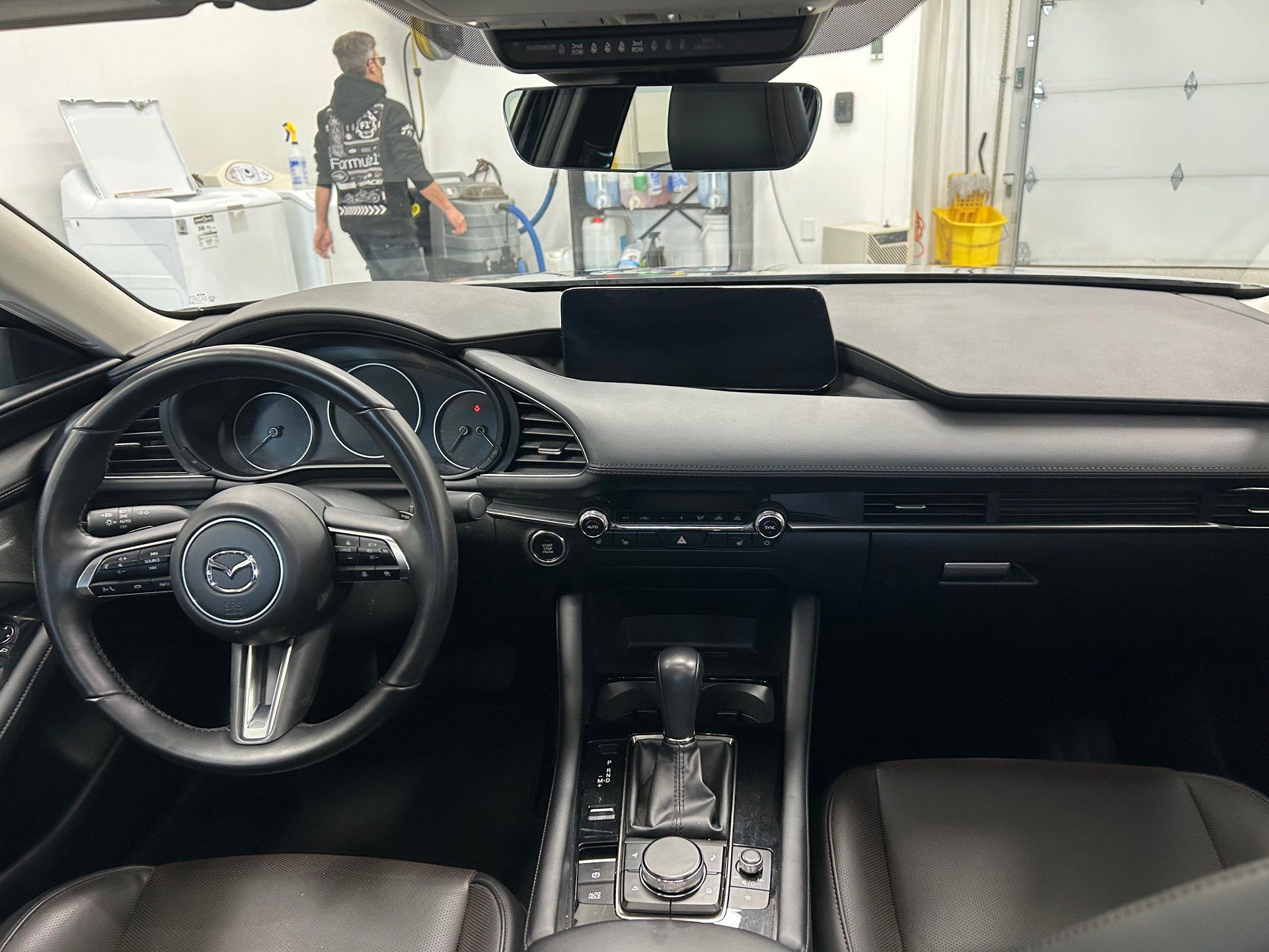 Mazda Mazda3 2025 - Image 18