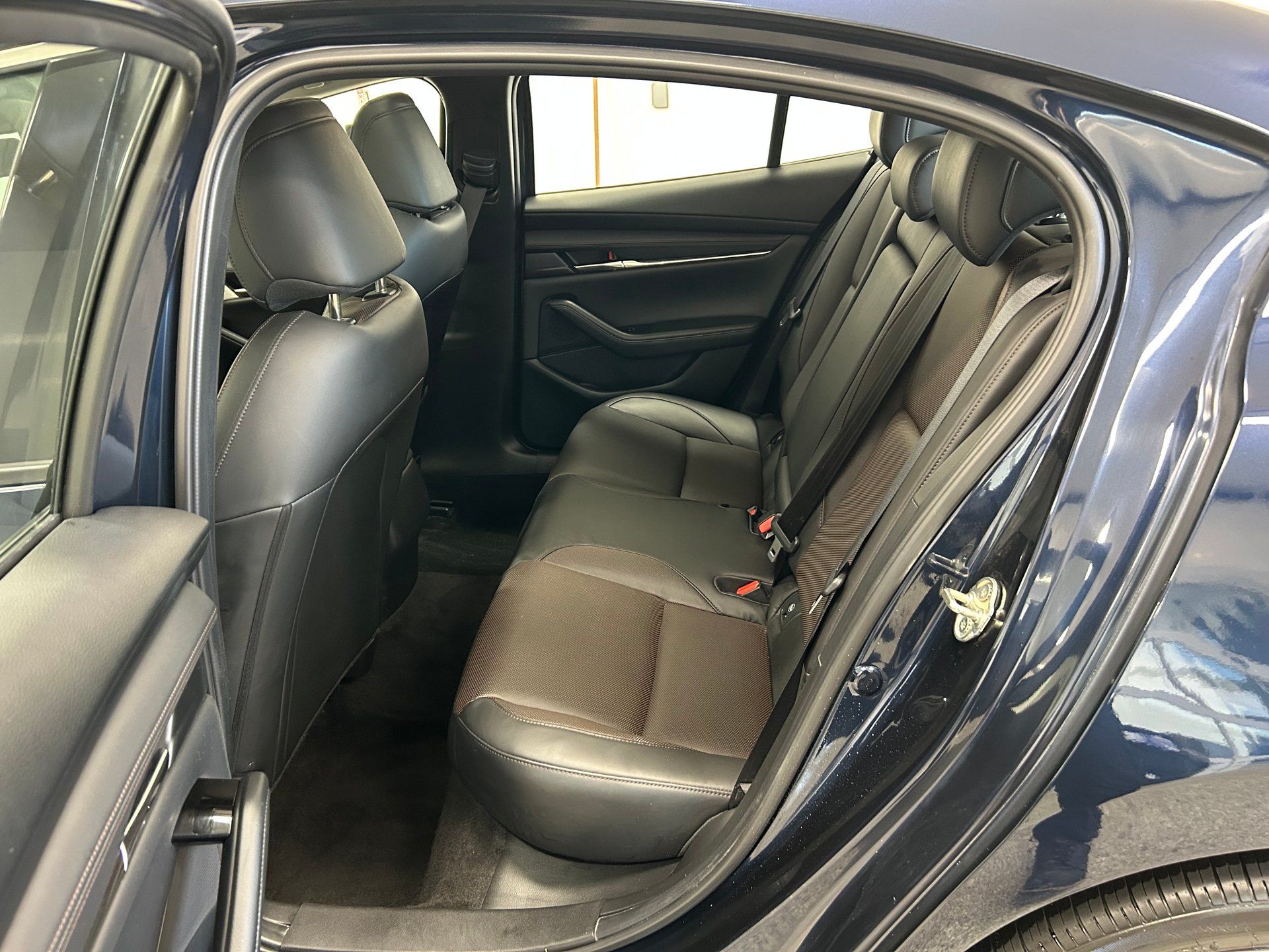 Mazda Mazda3 2025 - Image 15