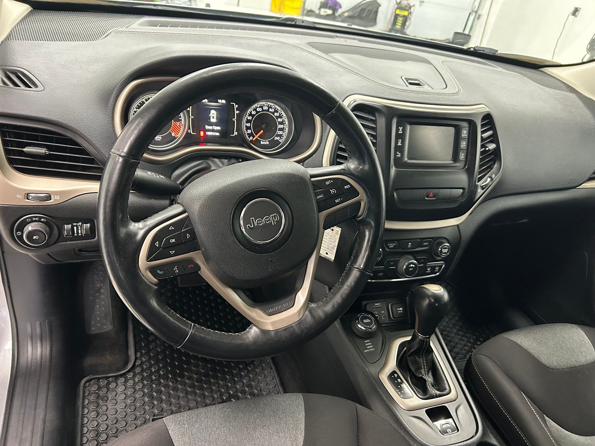 Jeep Cherokee 2014 - Image 10