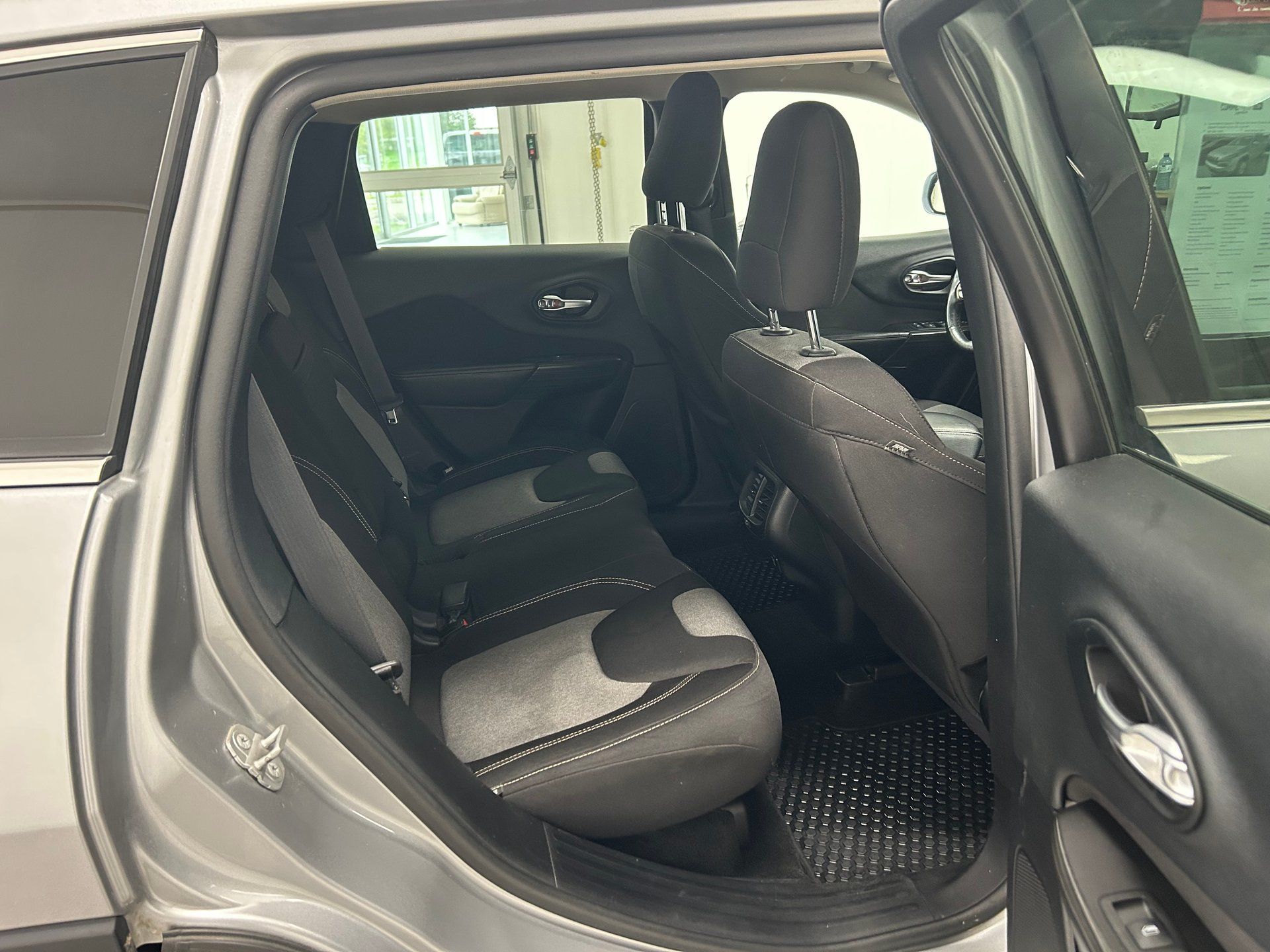 Jeep Cherokee 2014 - Image 15