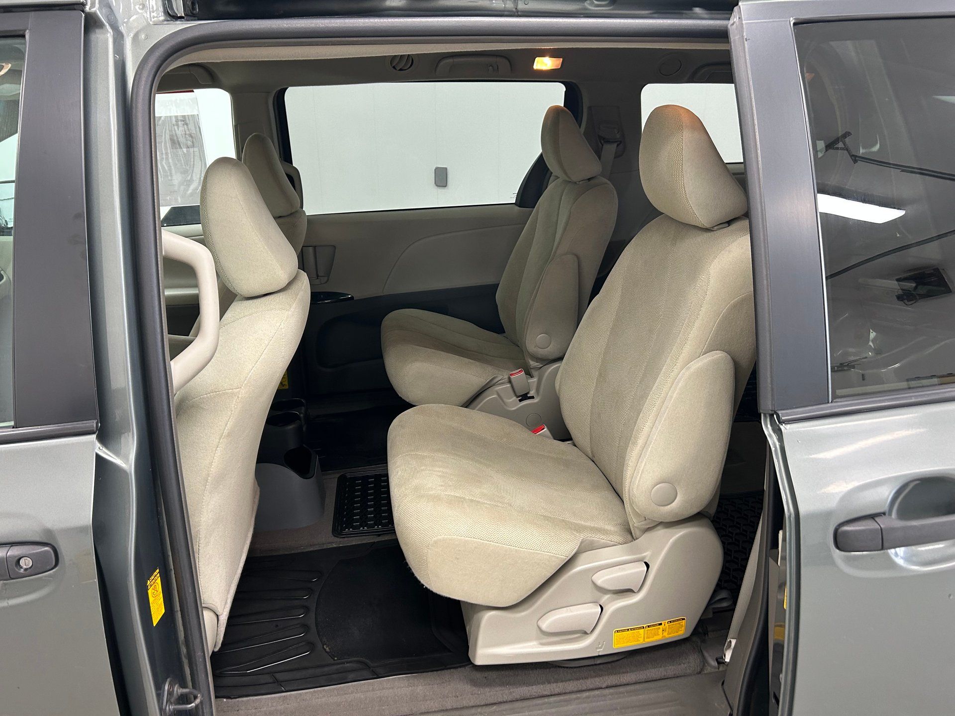Toyota Sienna 2013 - Image 13