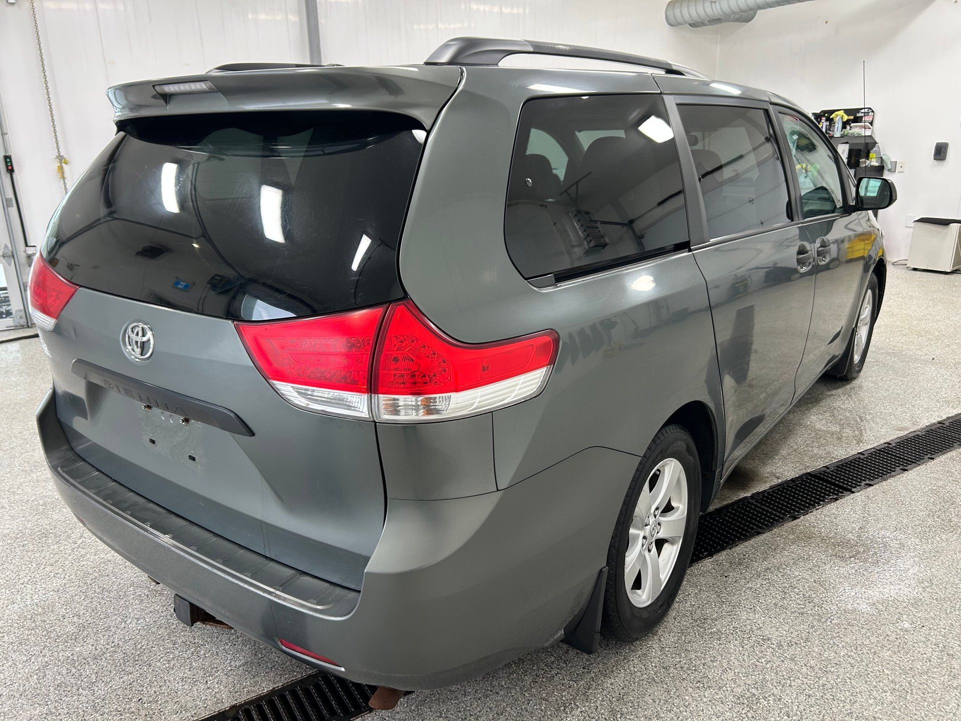 Toyota Sienna 2013 - Image 6