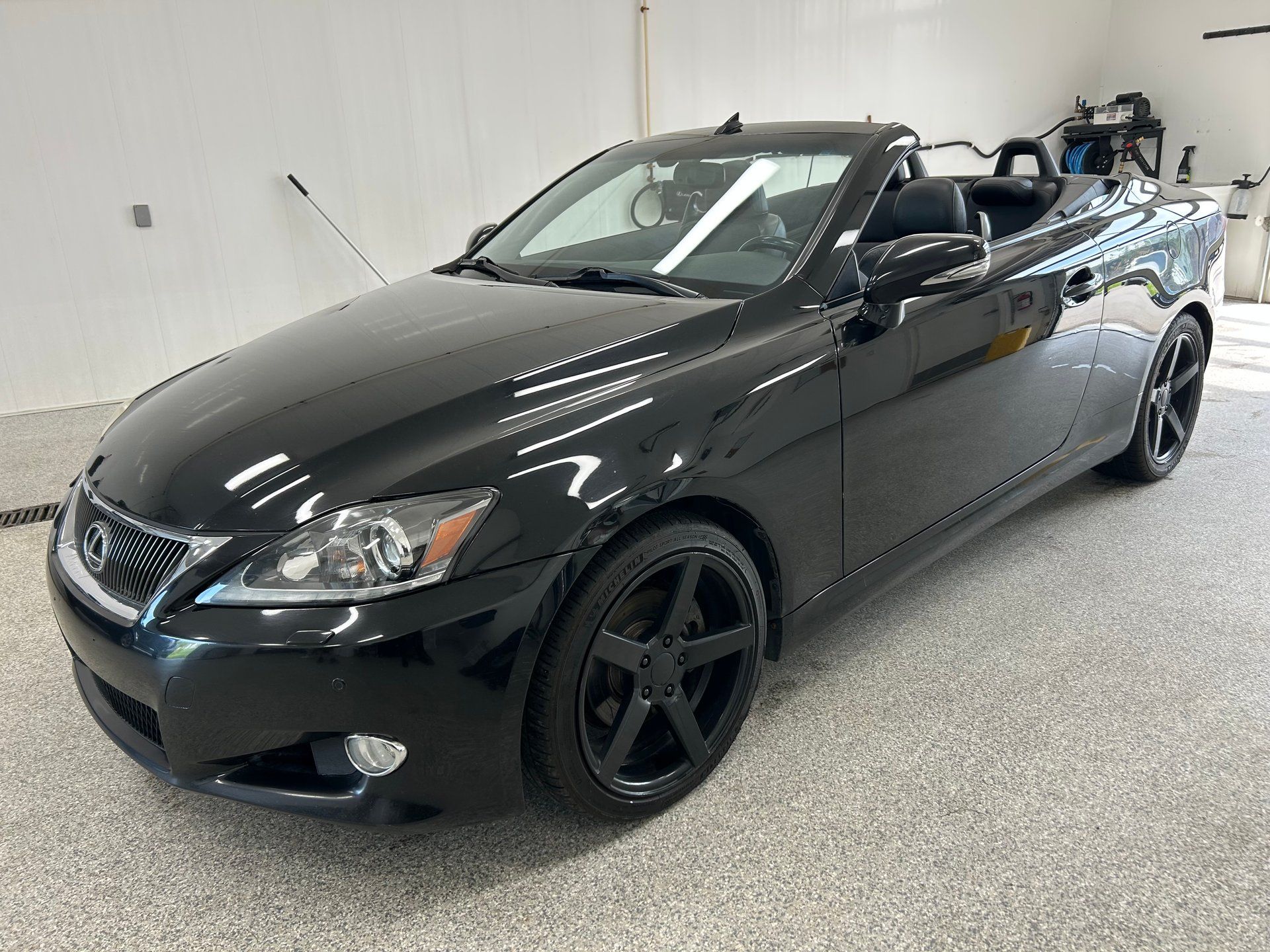 Lexus IS 250C 2011 - Image 18