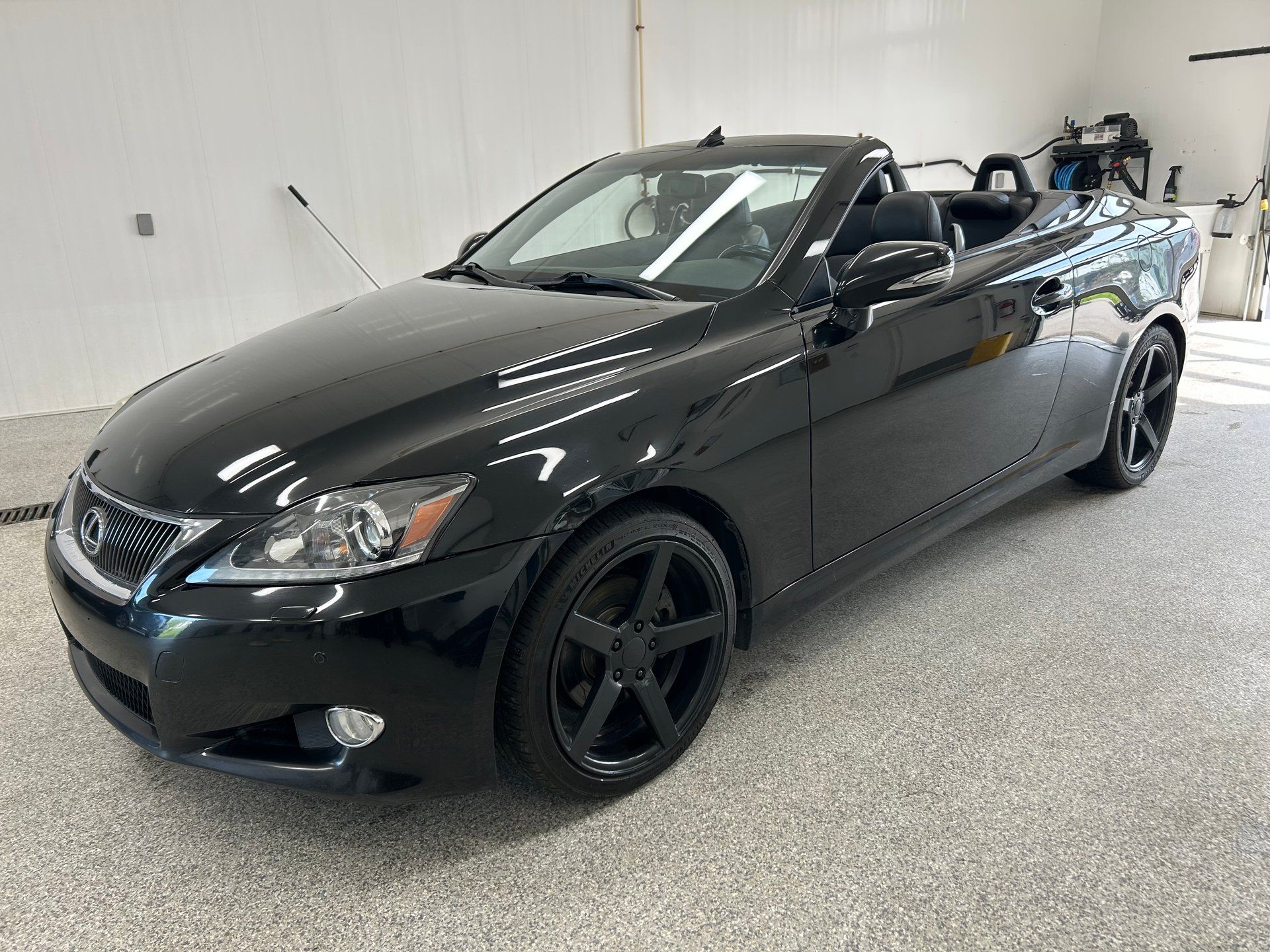 Lexus IS 250C 2011 - Image 19