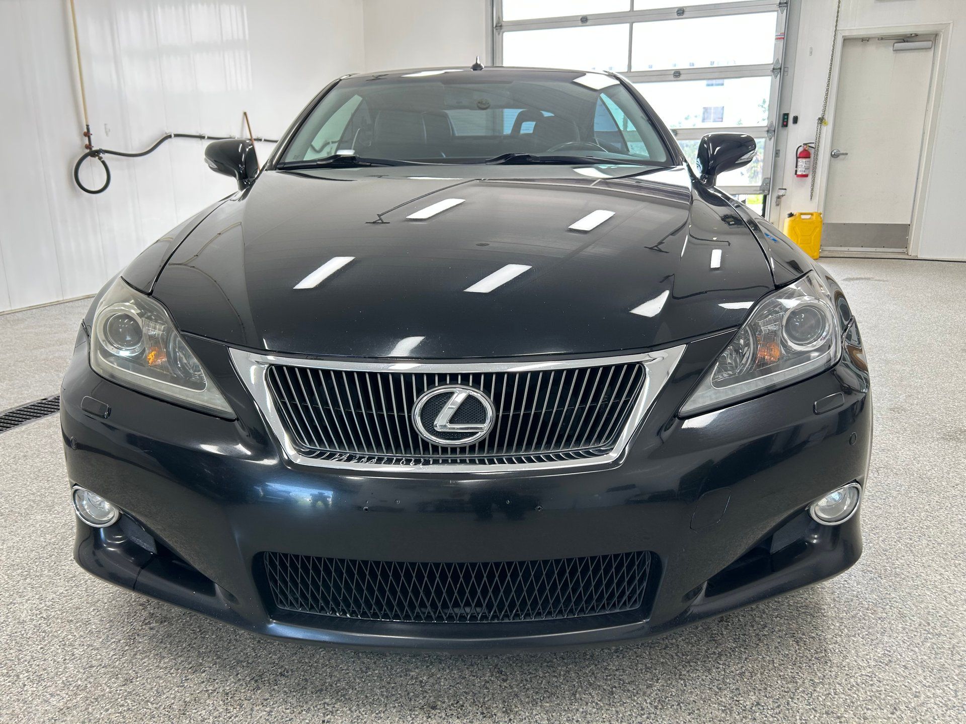Lexus IS 250C 2011 - Image 8