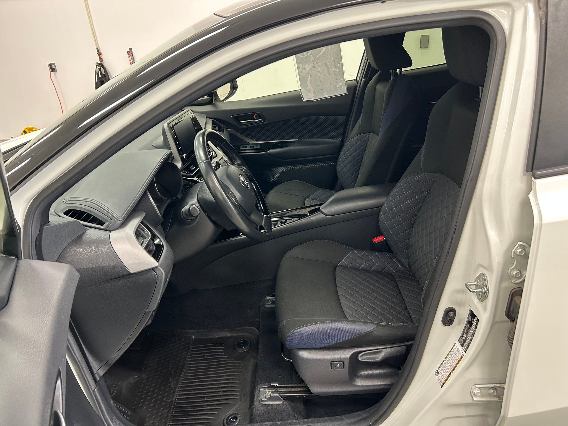 Toyota C-HR 2021 - Image 9