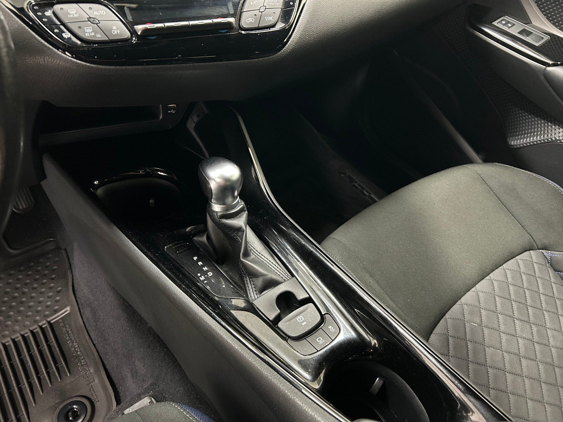 Toyota C-HR 2021 - Image 12