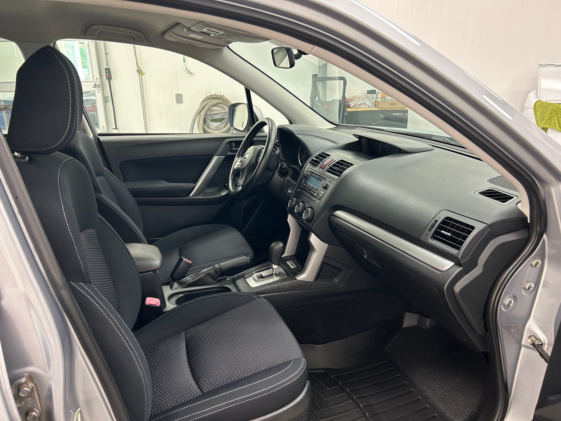 Subaru Forester 2015 - Image 17