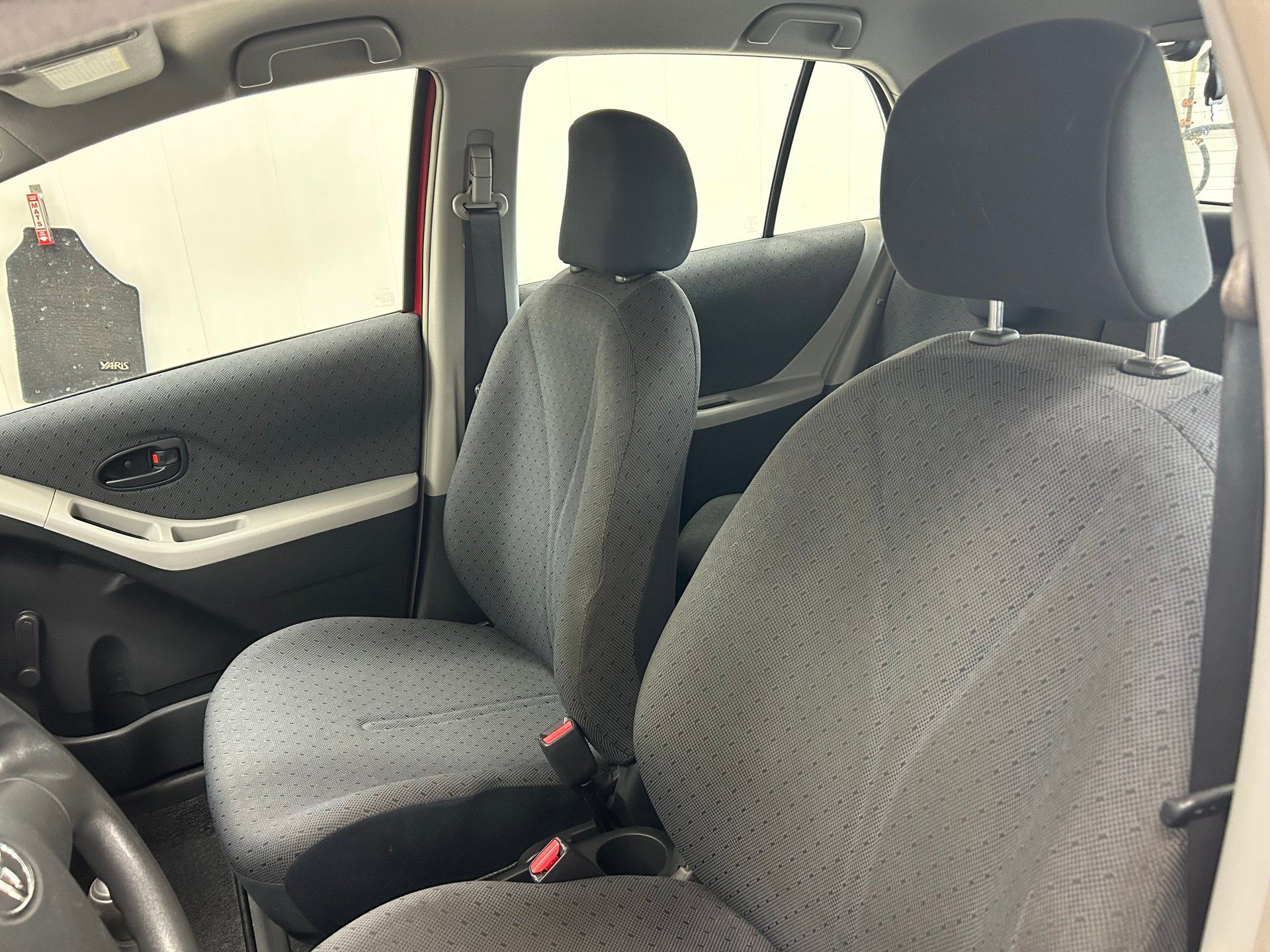 Toyota Yaris 2010 - Image 10