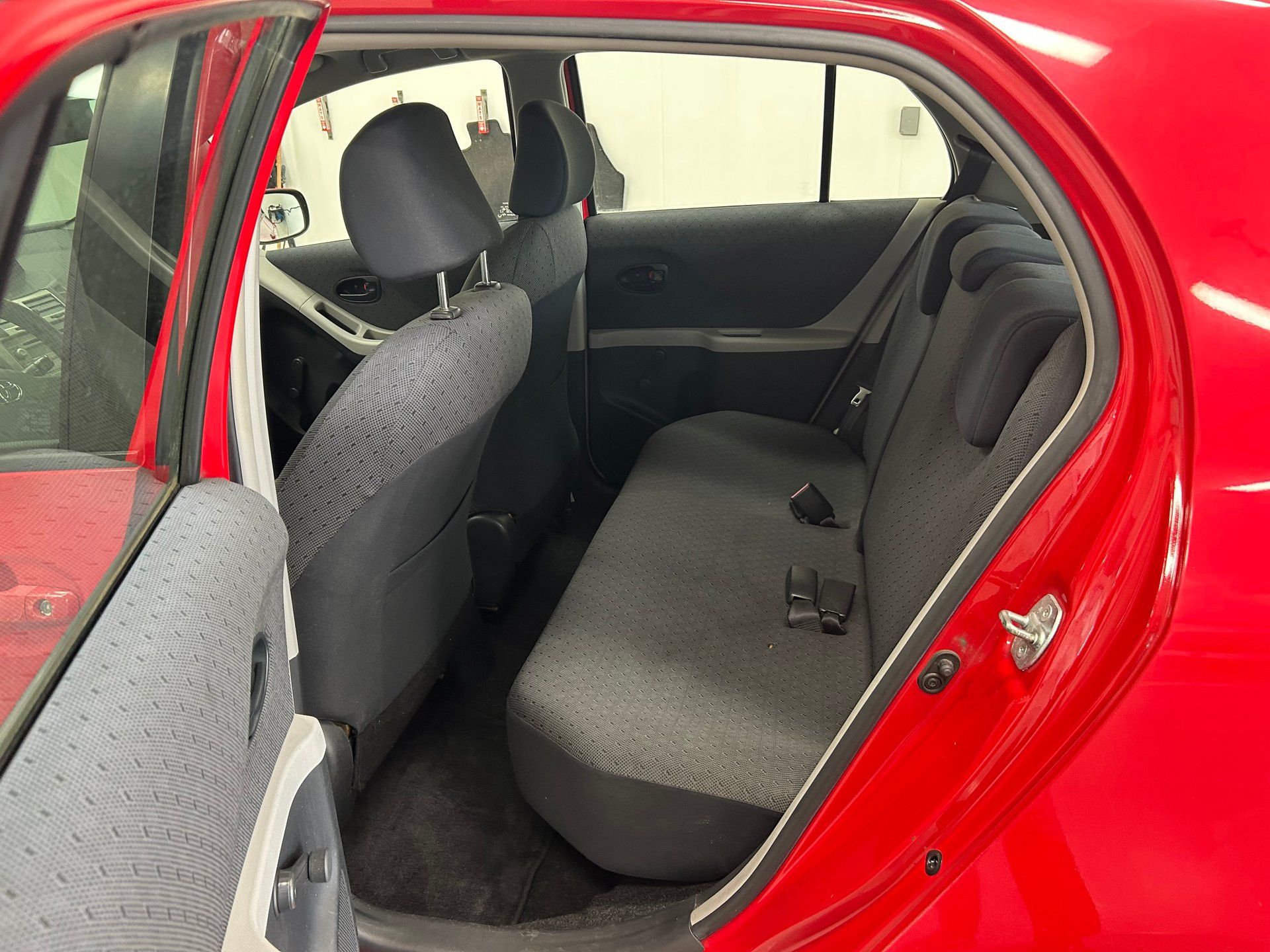 Toyota Yaris 2010 - Image 14