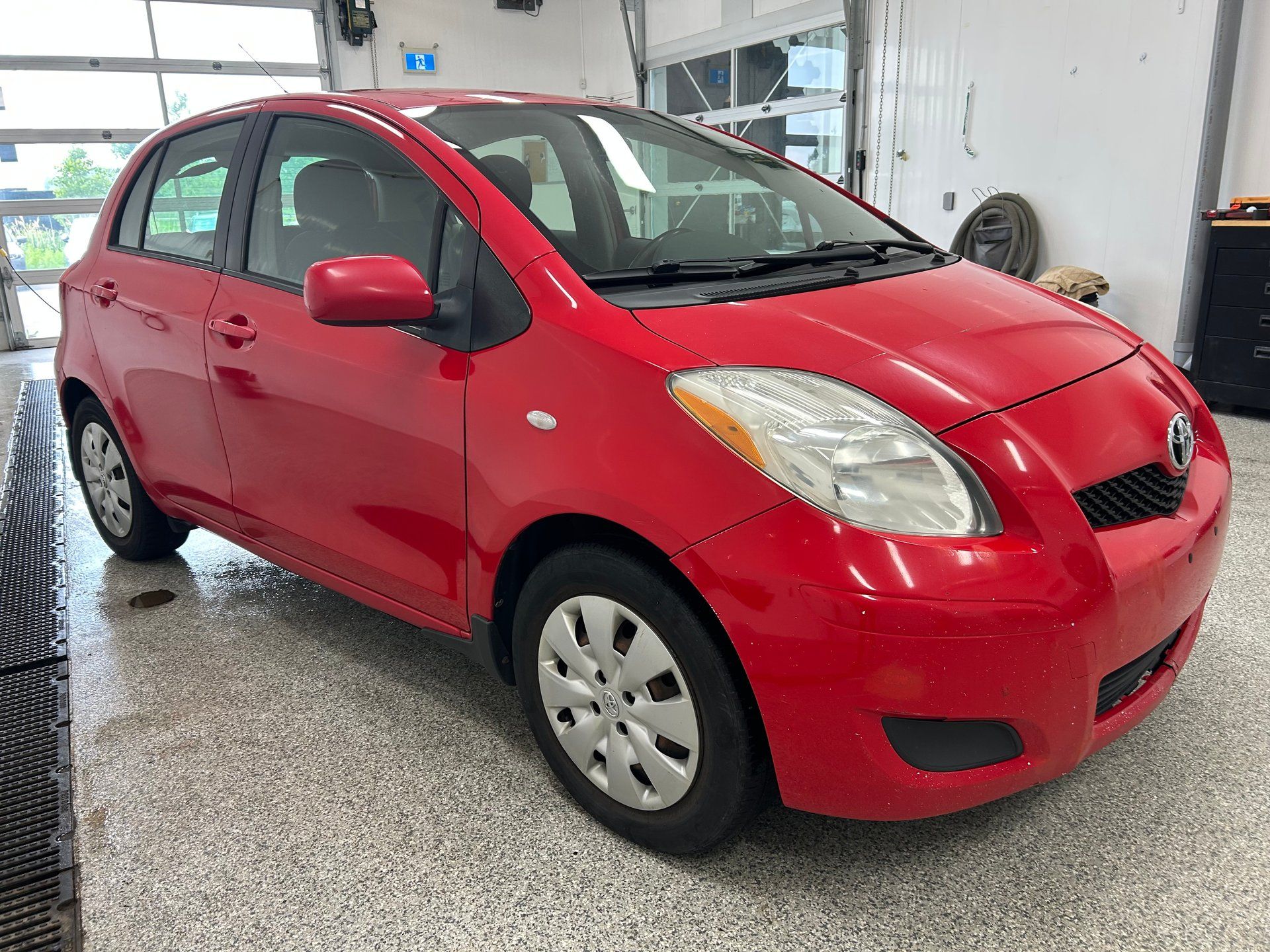Toyota Yaris 2010 - Image 7