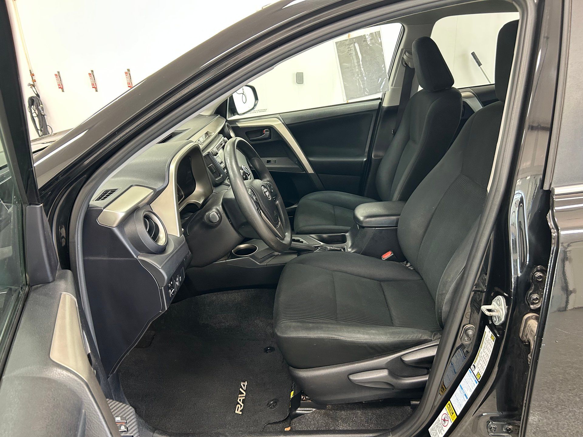 Toyota RAV4 2014 - Image 9