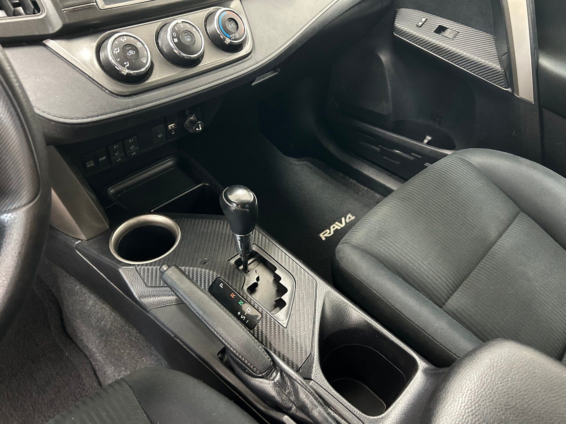 Toyota RAV4 2014 - Image 12