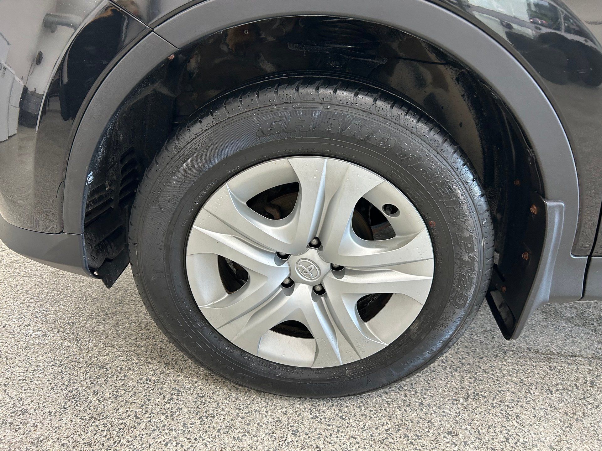 Toyota RAV4 2014 - Image 2