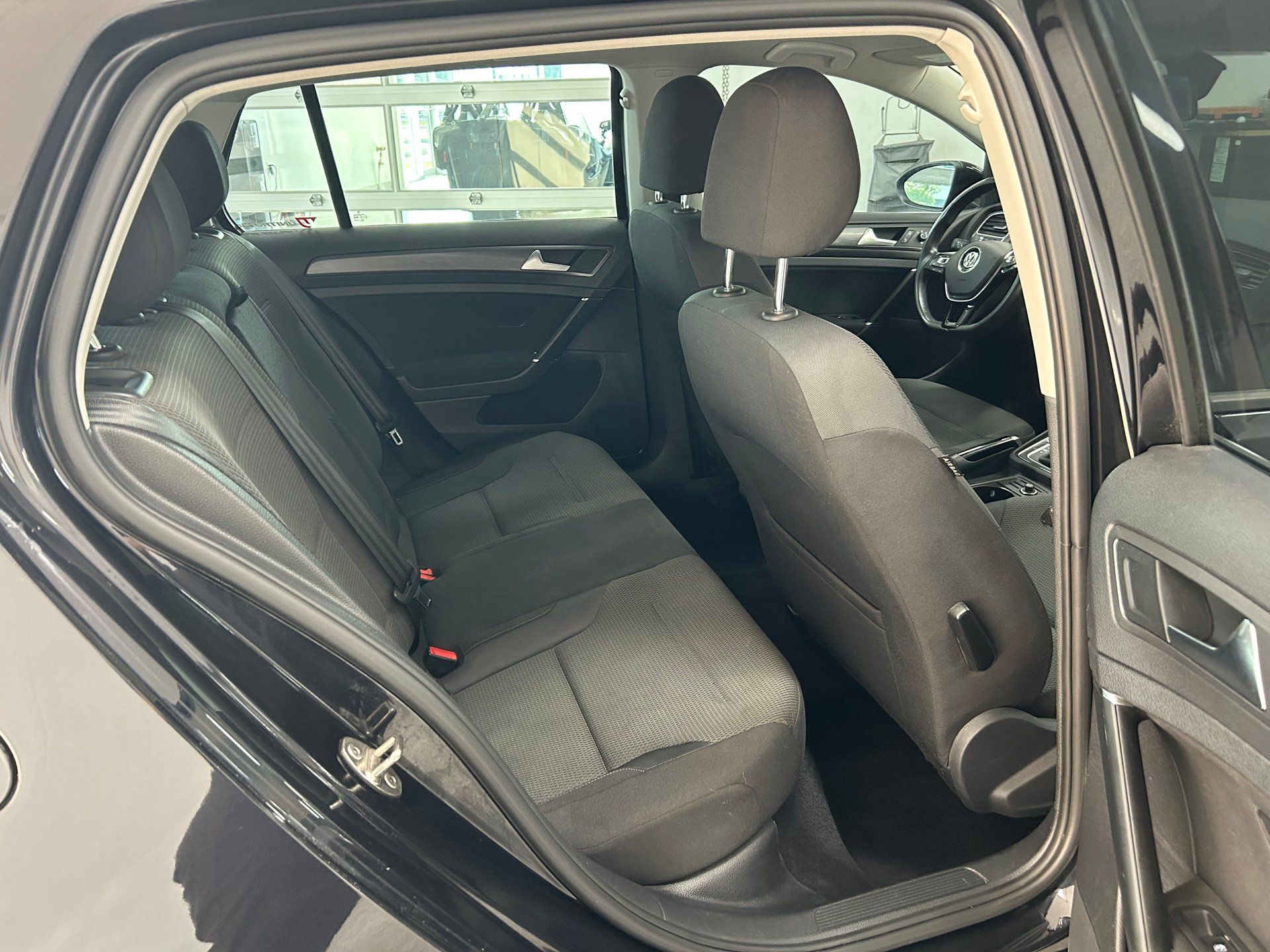 Volkswagen Golf 2018 - Image 16