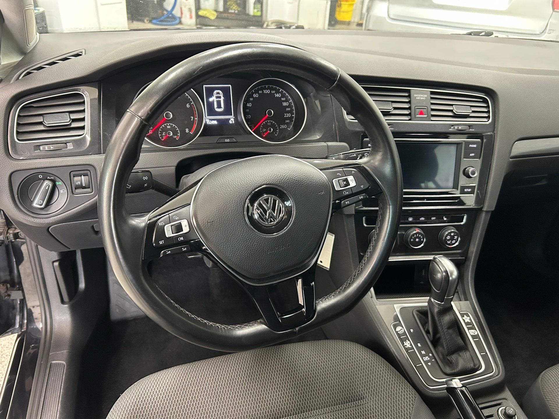 Volkswagen Golf 2018 - Image 11