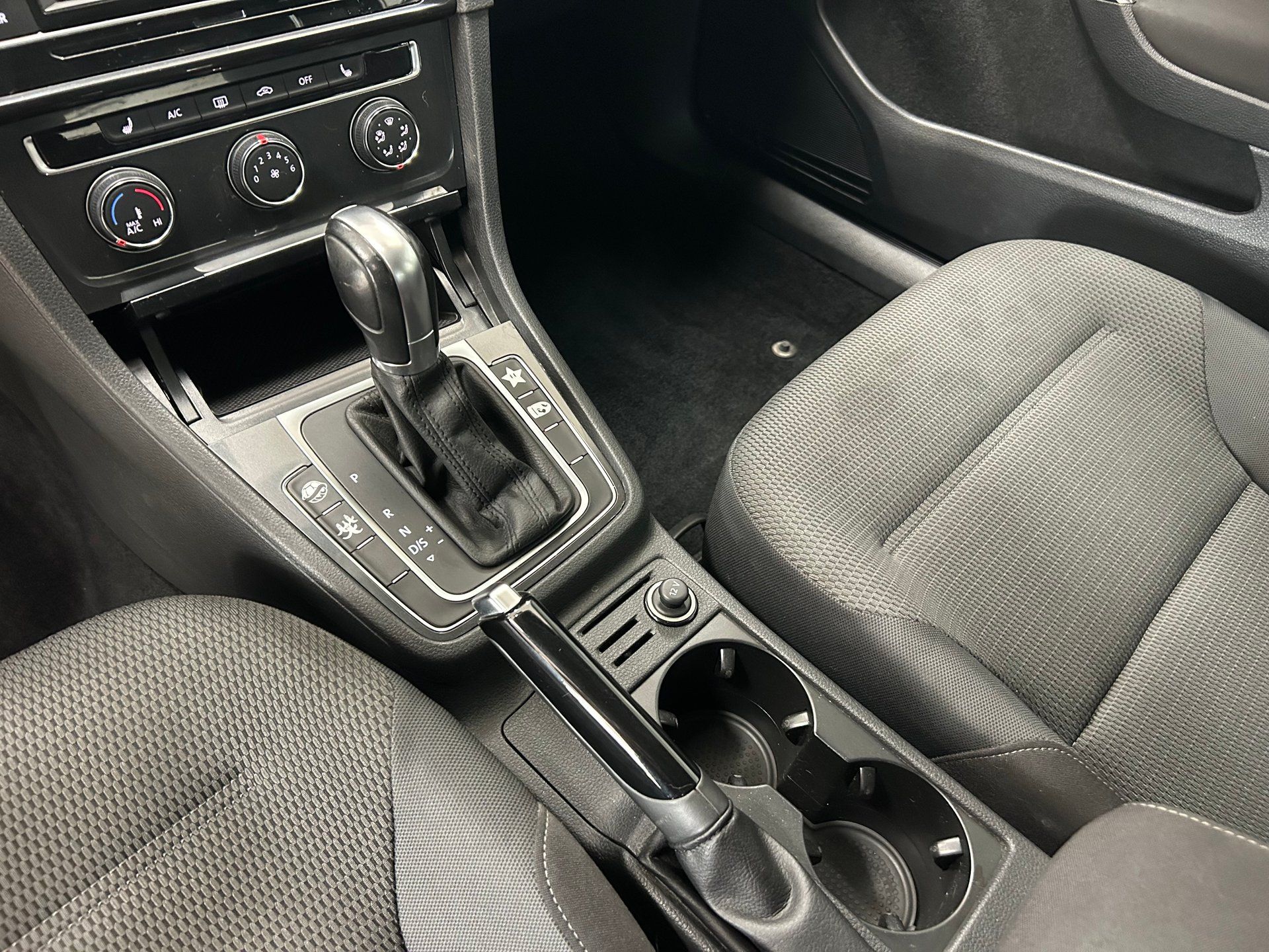Volkswagen Golf 2018 - Image 13