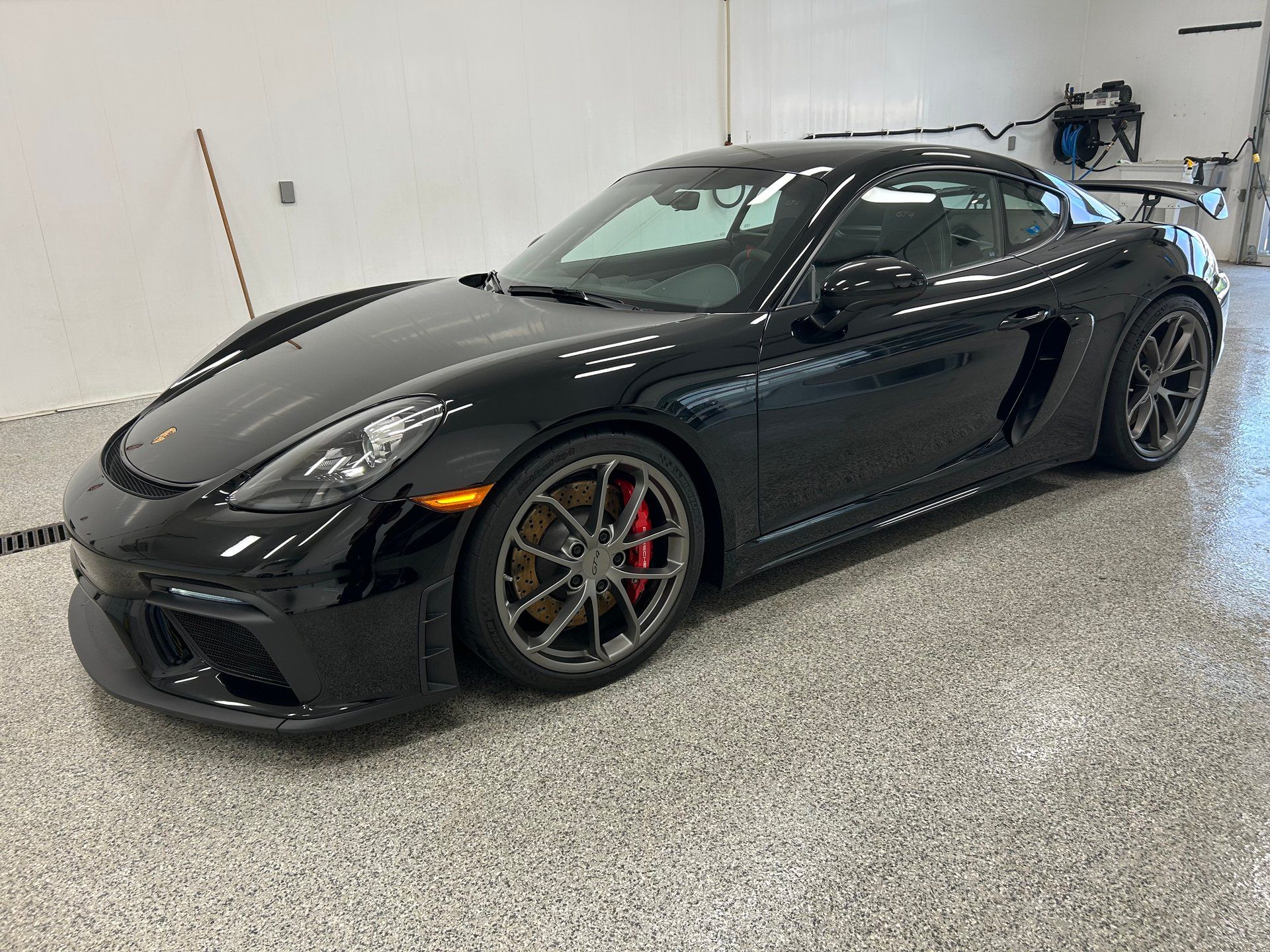 Porsche 718 Cayman 2022 - Image 16