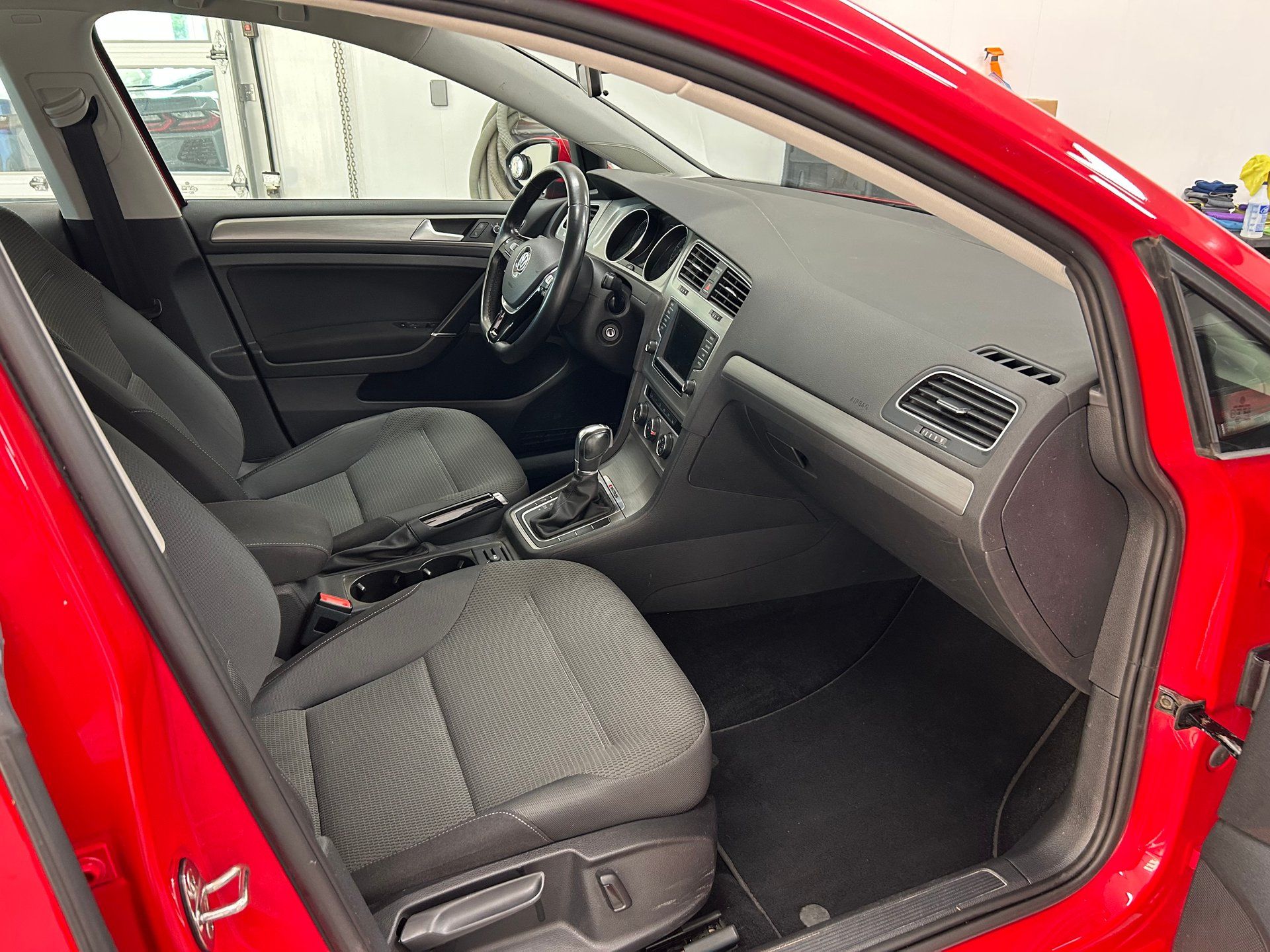 Volkswagen Golf SportWagen 2017 - Image 17